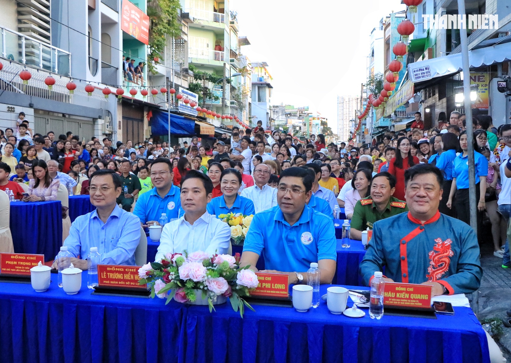 Tối nay 28.2, 'biển người' đổ về đường Hà Tôn Quyền TP.HCM chơi Lễ hội Nguyên tiêu - Ảnh 7.