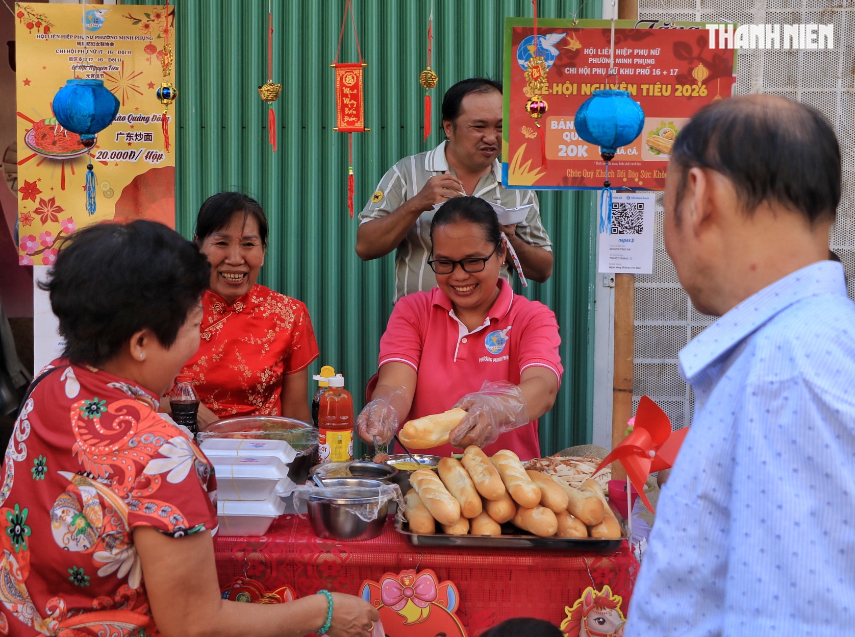 Tối nay 28.2, 'biển người' đổ về đường Hà Tôn Quyền TP.HCM chơi Lễ hội Nguyên tiêu - Ảnh 12.