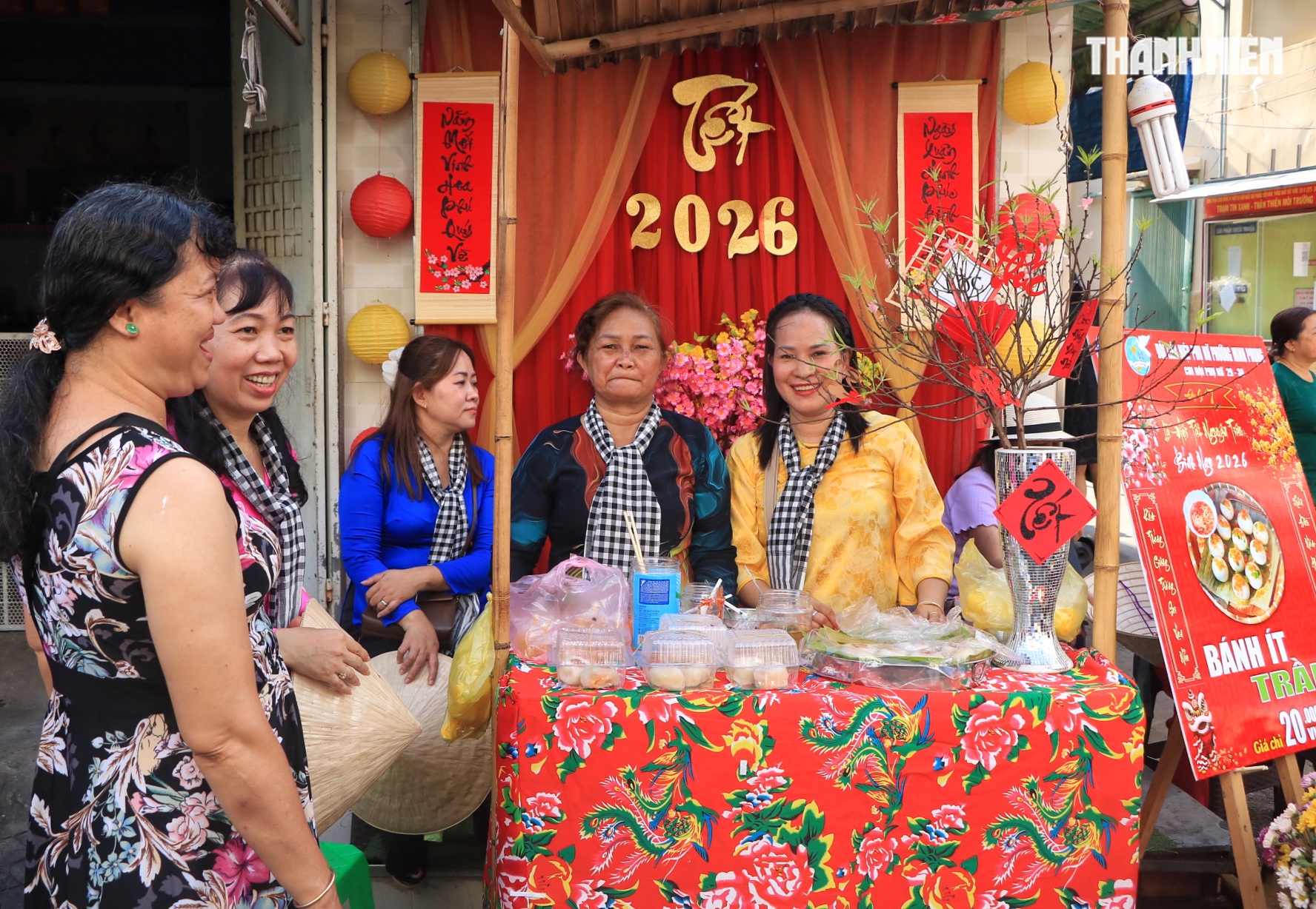 Tối nay 28.2, 'biển người' đổ về đường Hà Tôn Quyền TP.HCM chơi Lễ hội Nguyên tiêu - Ảnh 9.