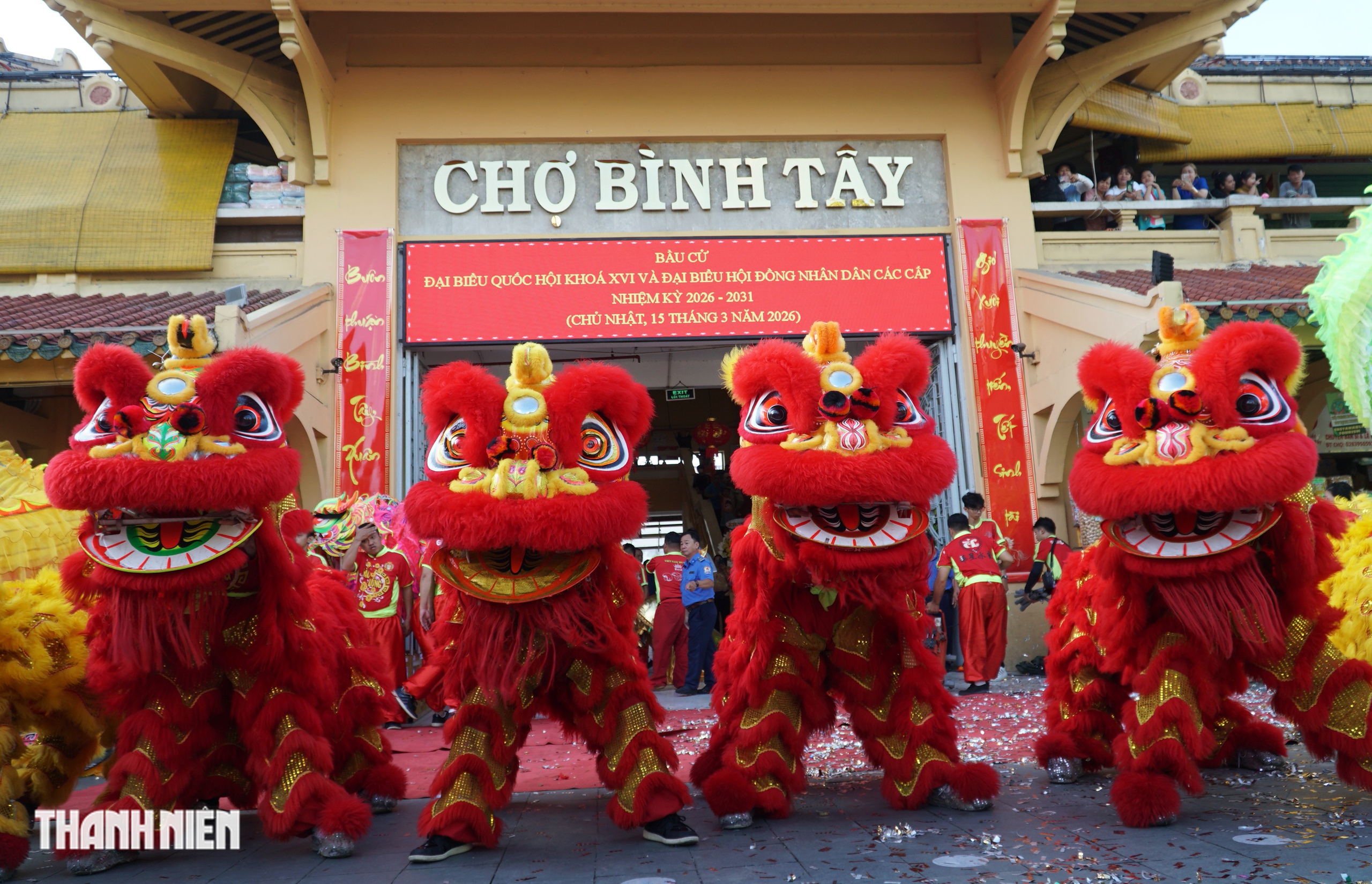 Lễ Kỳ Y&ecirc;n chợ B&igrave;nh T&acirc;y: M&agrave;n m&uacute;a ngựa lạ mắt thu h&uacute;t người xem - Ảnh 4.