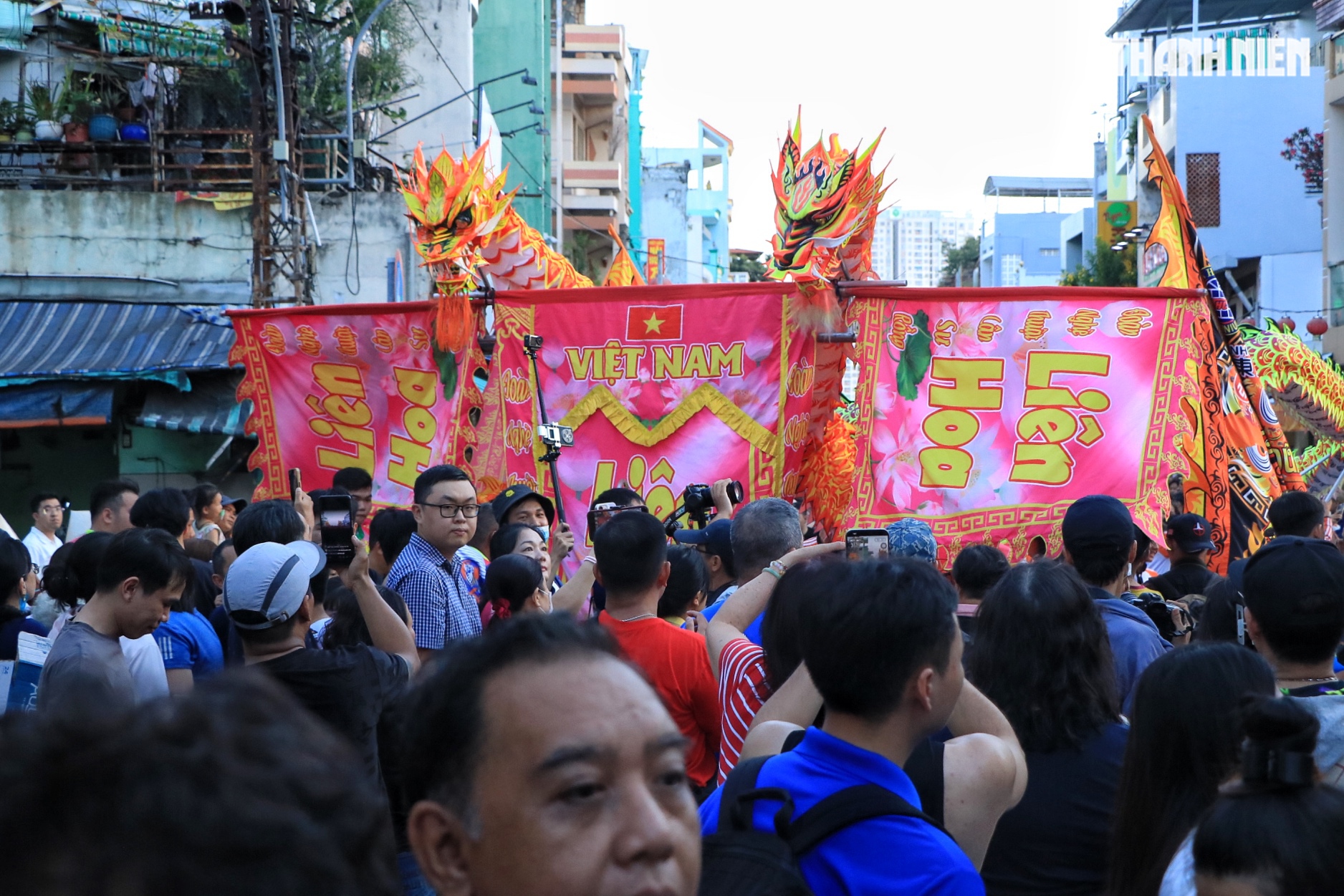 Tối nay 28.2, 'biển người' đổ về đường Hà Tôn Quyền TP.HCM chơi Lễ hội Nguyên tiêu - Ảnh 5.