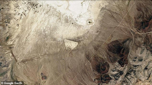 Manh mối về nền văn minh mất tích tại tam giác bí ẩn ở sa mạc Nevada - Ảnh 1.