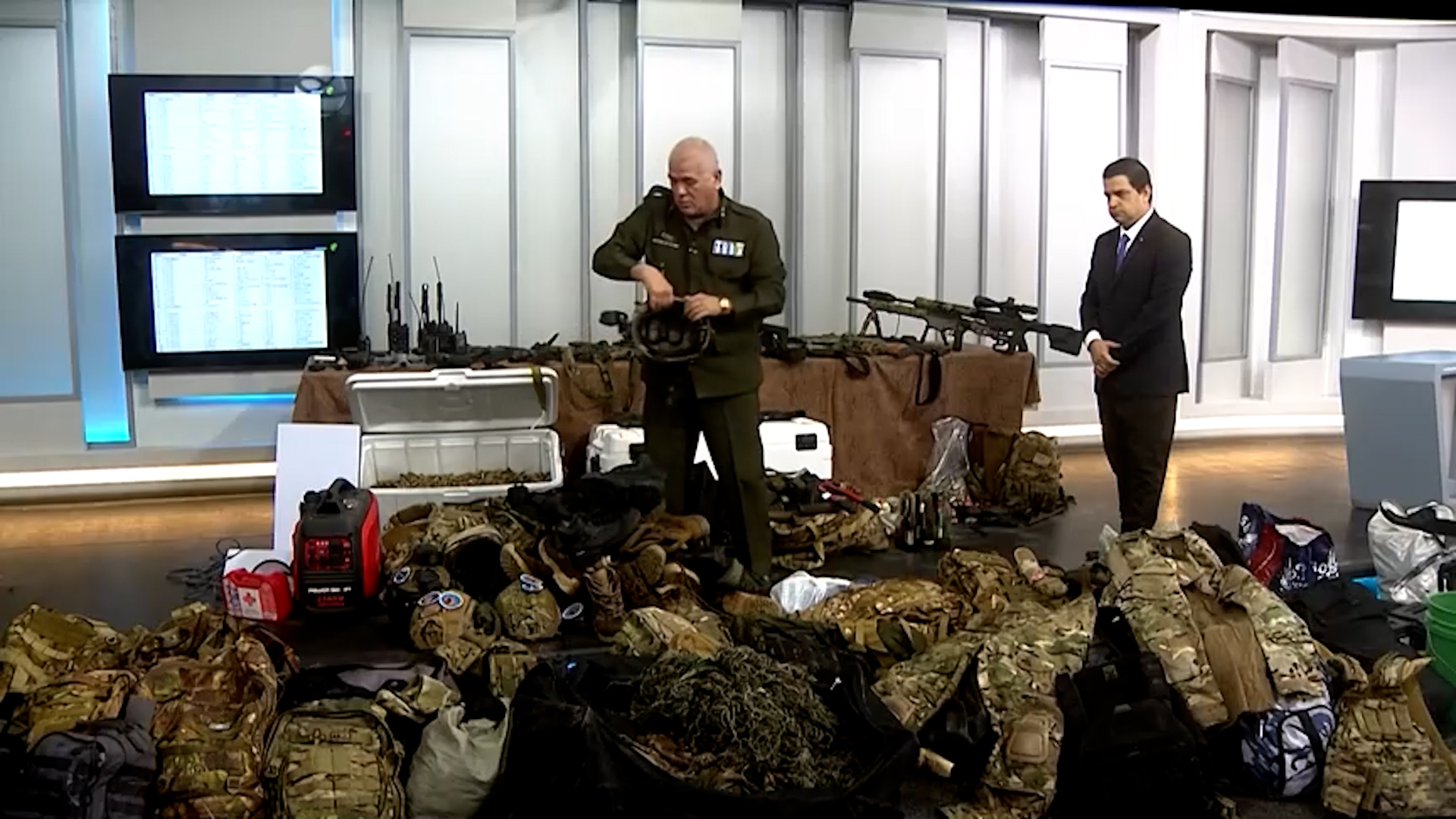 Xem s&uacute;ng đạn Cuba thu được từ t&agrave;u 'biệt k&iacute;ch' từ Mỹ - Ảnh 1.