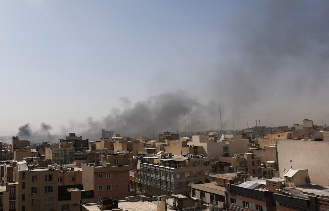 Toan tính của Mỹ khi cùng Israel tấn công Iran - Ảnh 1.