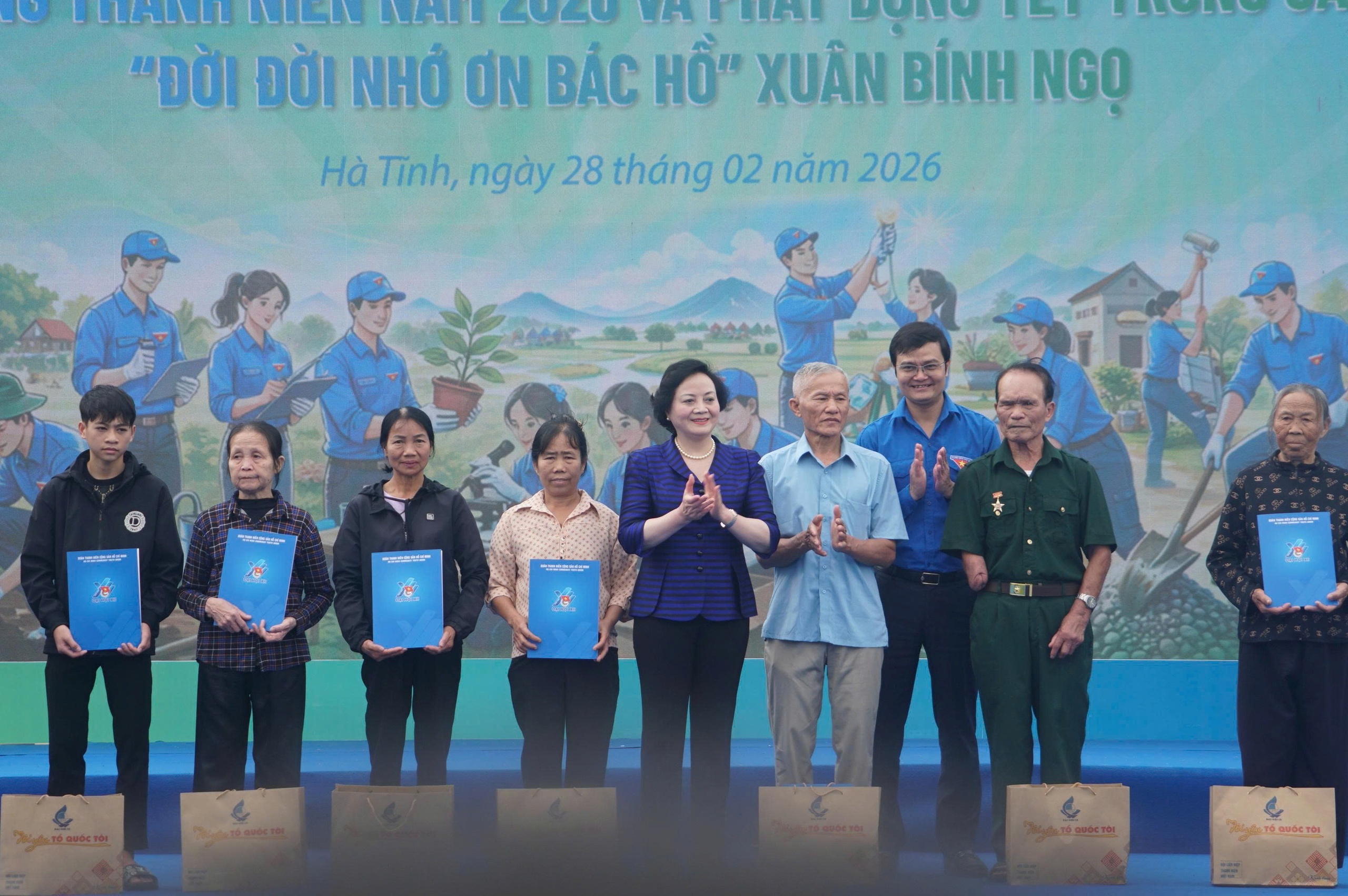 Ra qu&acirc;n Th&aacute;ng Thanh ni&ecirc;n, ph&aacute;t động Tết trồng c&acirc;y  nhớ ơn B&aacute;c Hồ - Ảnh 4.