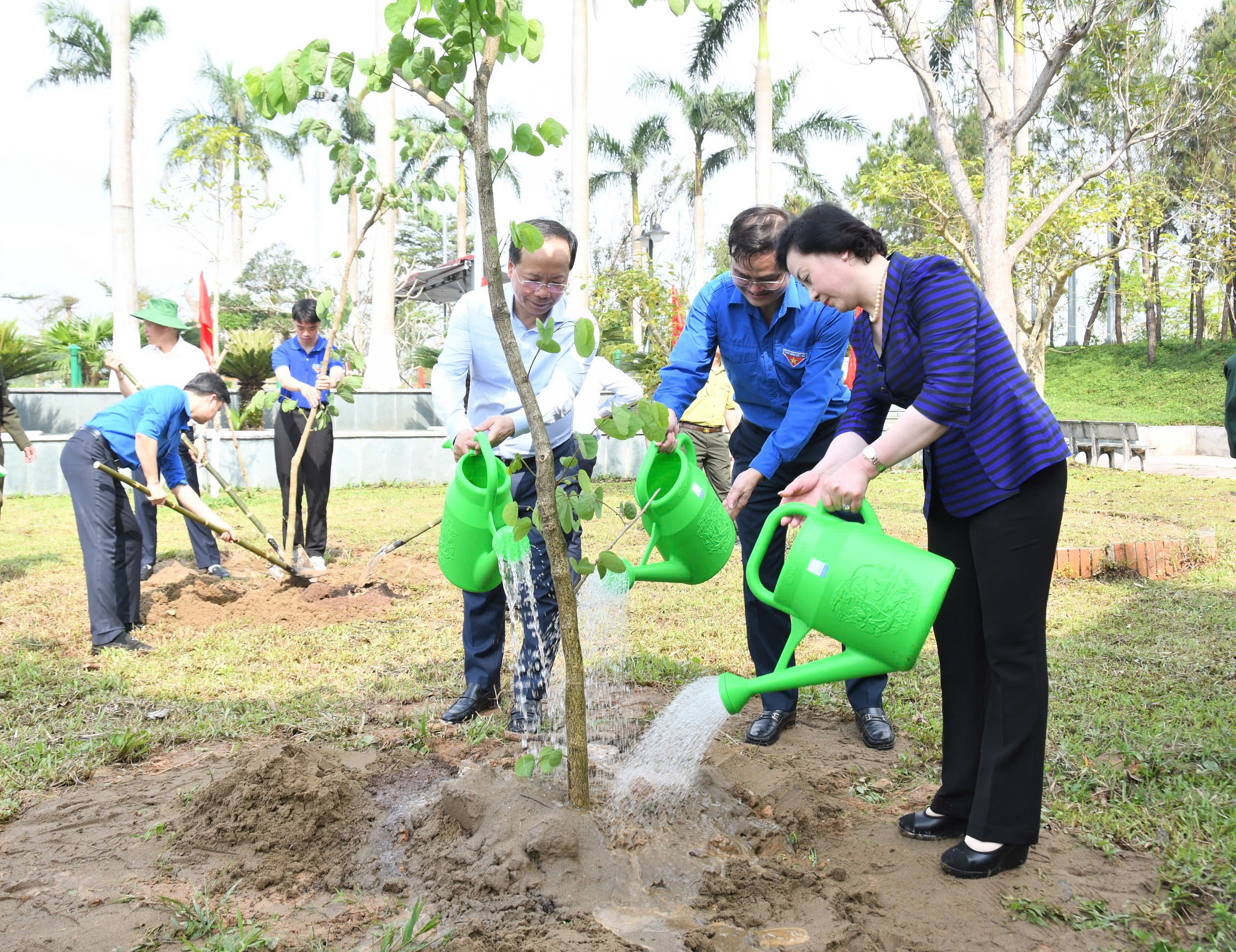 Ra qu&acirc;n Th&aacute;ng Thanh ni&ecirc;n, ph&aacute;t động Tết trồng c&acirc;y  nhớ ơn B&aacute;c Hồ - Ảnh 3.