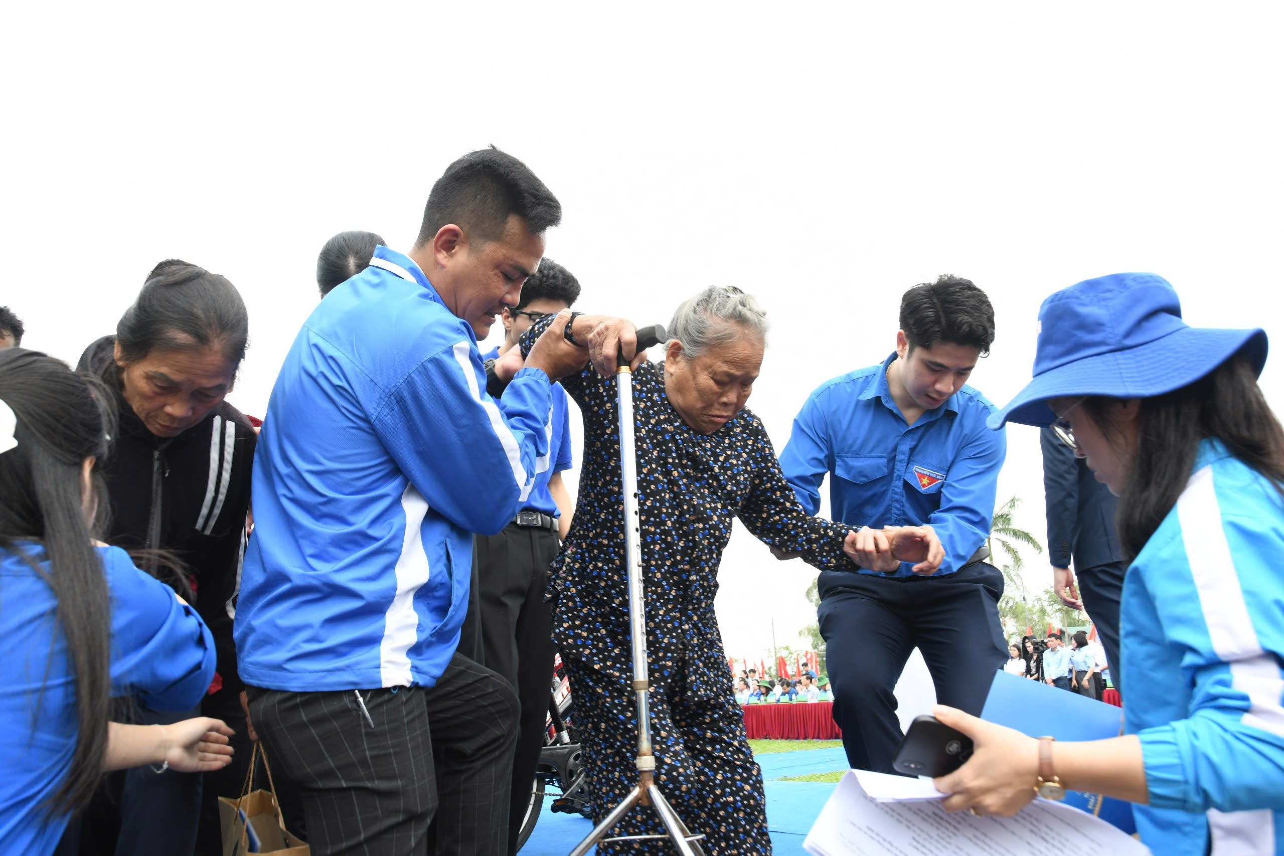 Phó thủ tướng gửi trọn niềm tin vào người trẻ - Ảnh 4. Phó thủ tướng gửi trọn niềm tin vào người trẻ - Ảnh 4.