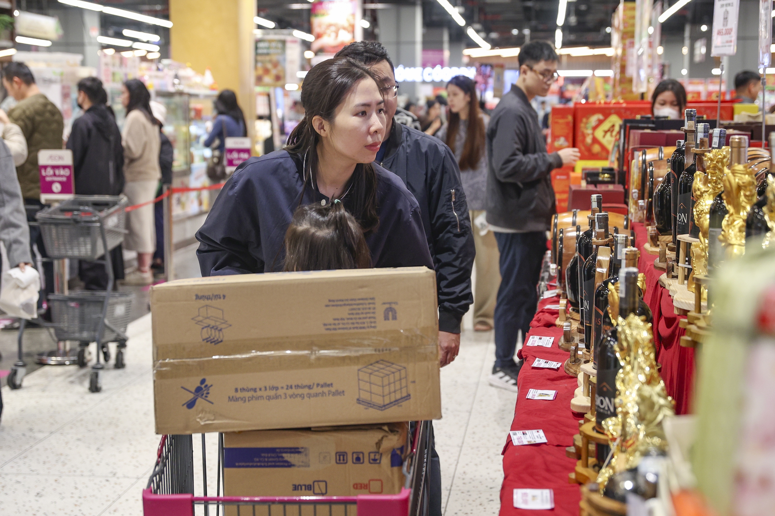 Đ&agrave;o, quất 'xuống phố', H&agrave; Nội rộn r&atilde; sắc xu&acirc;n- Ảnh 9.