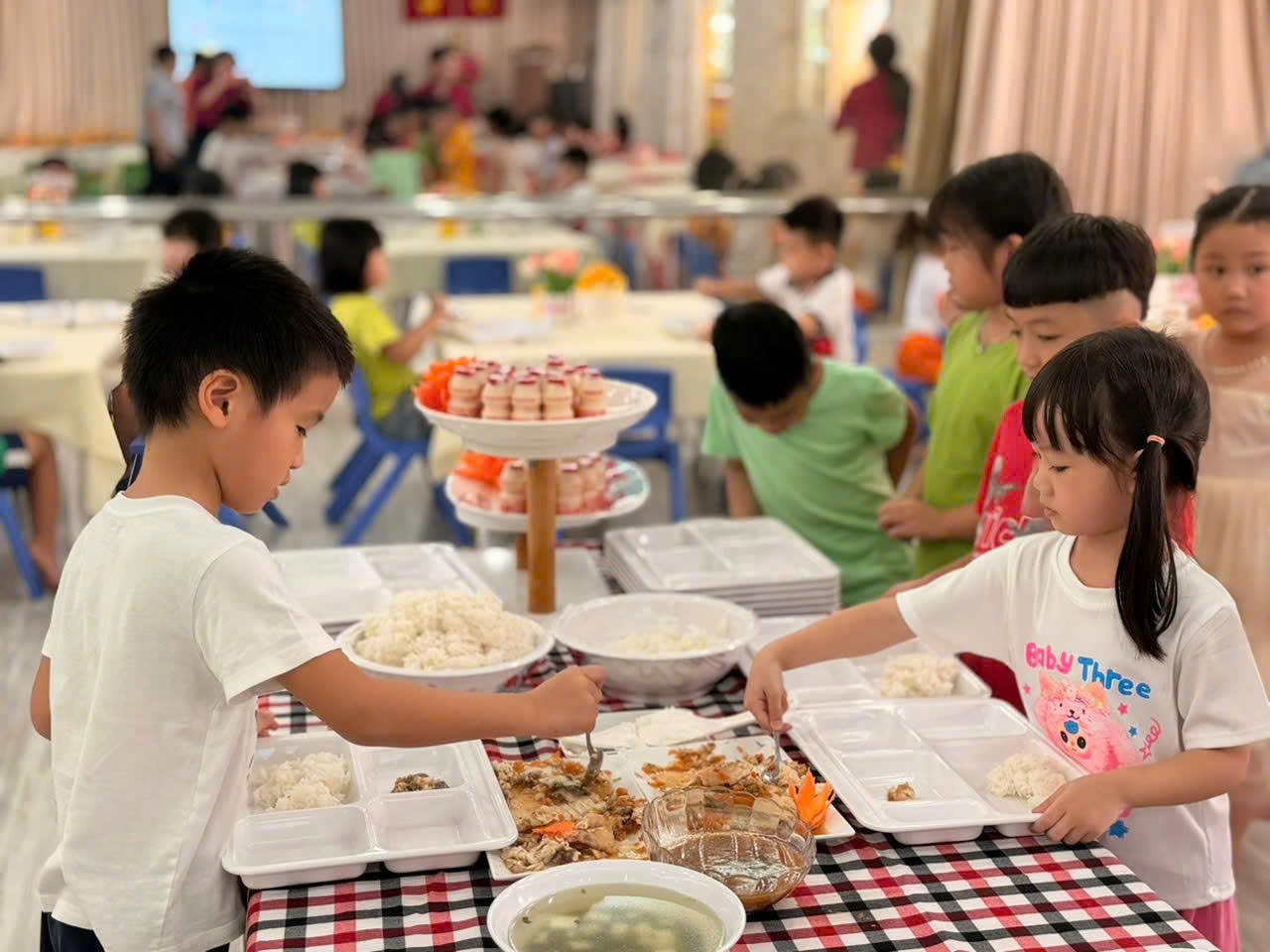 Nấu ăn cho trẻ mầm non đúng cách như Nấu cho gia đình năm 2026 - Ảnh 1.