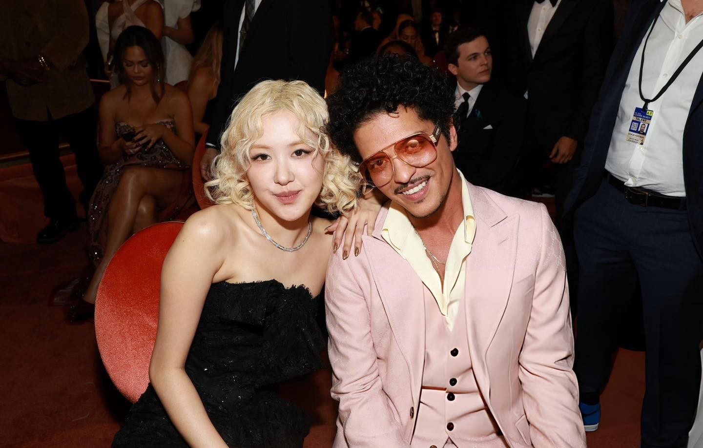 Rosé cắt đứt chuỗi chiến thắng liên tiếp của Bruno Mars tại Grammy - Ảnh 1.