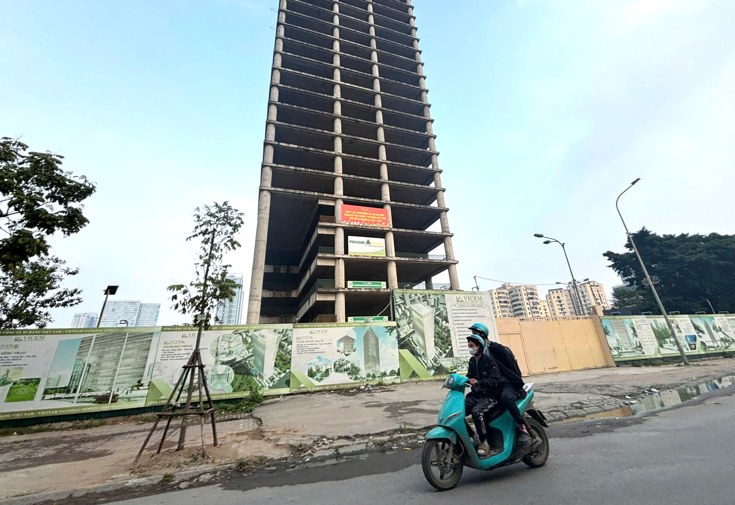 Tòa tháp VICEM 'đắp chiếu'10 năm, cựu tổng giám đốc 73 tuổi bị tuyên 16 năm tù - Ảnh 3.