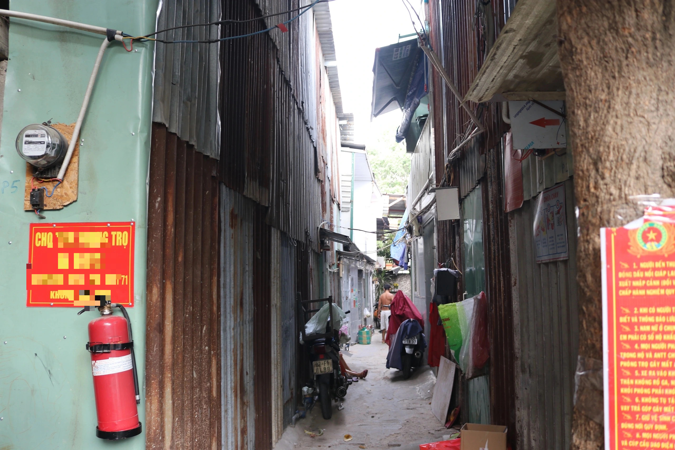 Xóm ve chai ở TP.HCM: 'Năm nay tôi cũng chờ mà chưa thấy ai cho'- Ảnh 6.