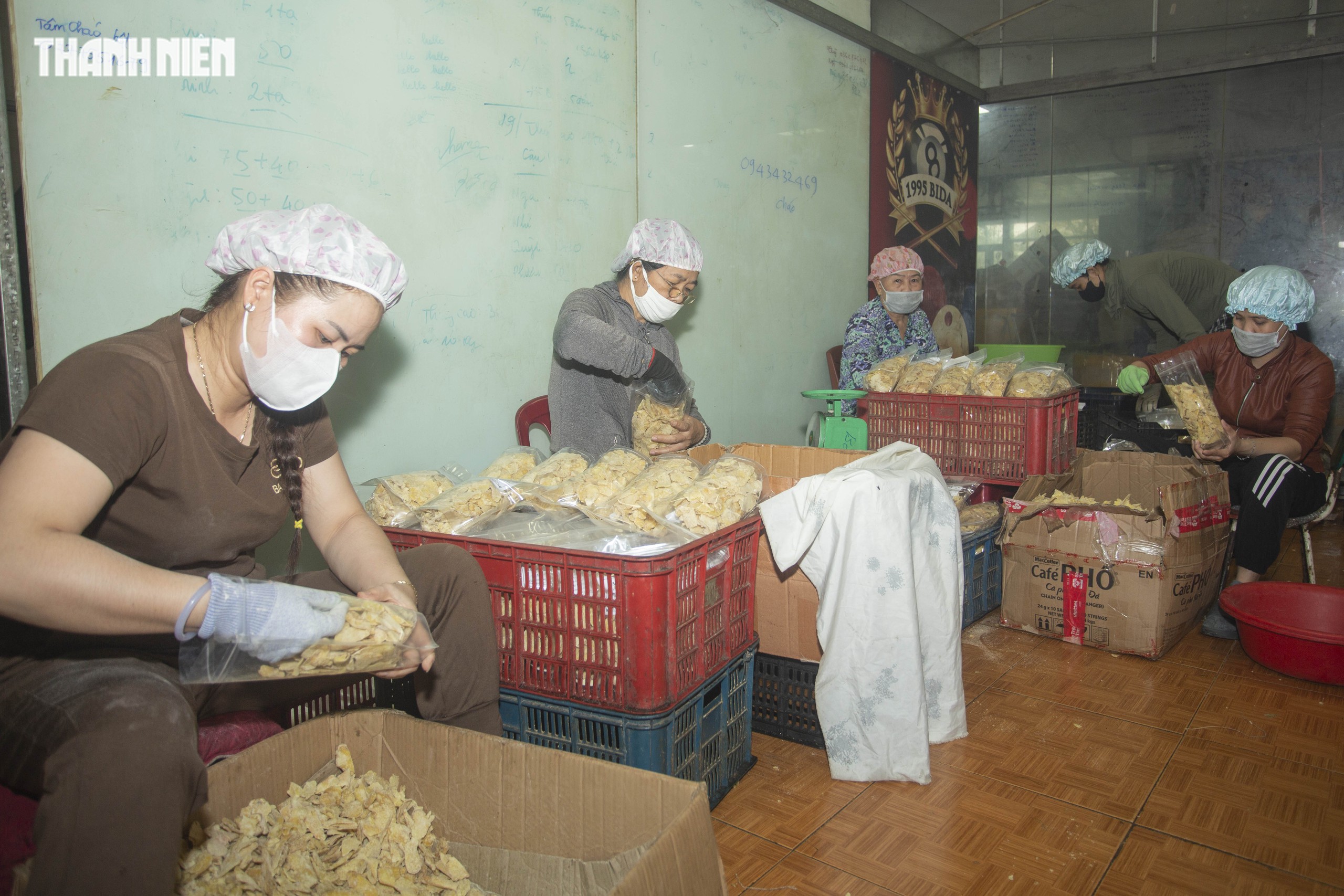 Bếp lửa đỏ rực suốt ng&agrave;y đ&ecirc;m ở l&agrave;ng mứt gừng, b&aacute;o hiệu tết rất gần- Ảnh 6.