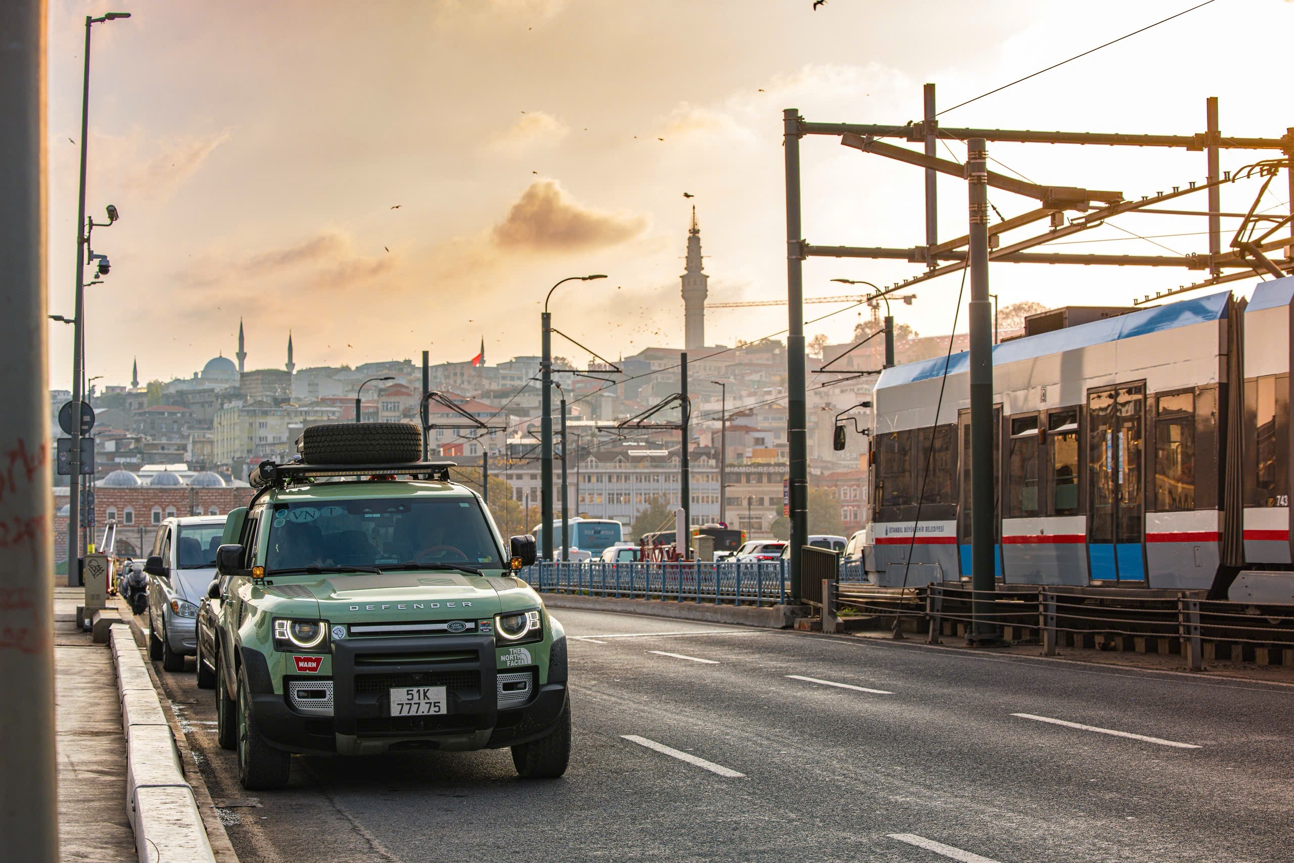 5 vạn dặm vòng quanh châu Á cùng Land Rover Defender: Hành trình tìm về bản ngã - Ảnh 7.