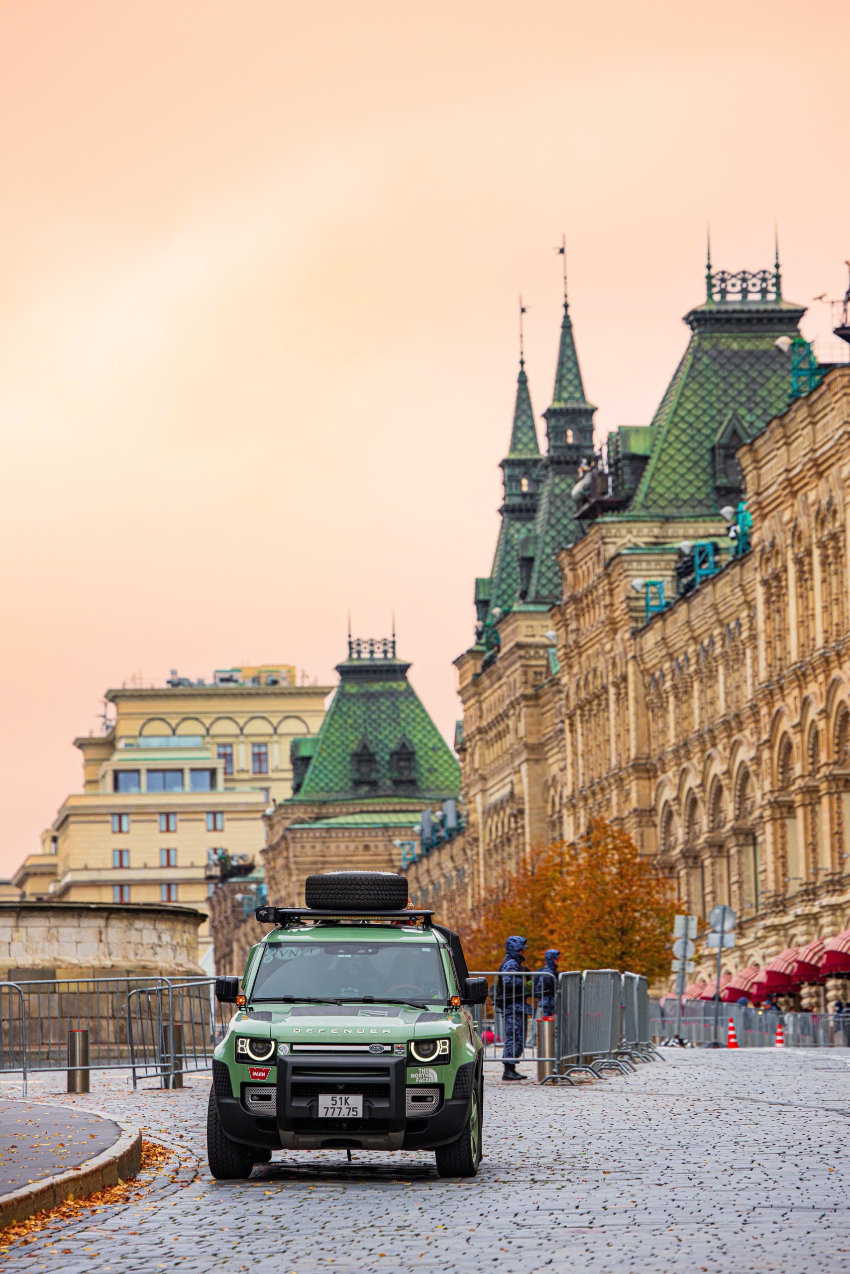 5 vạn dặm vòng quanh châu Á cùng Land Rover Defender: Hành trình tìm về bản ngã - Ảnh 10.