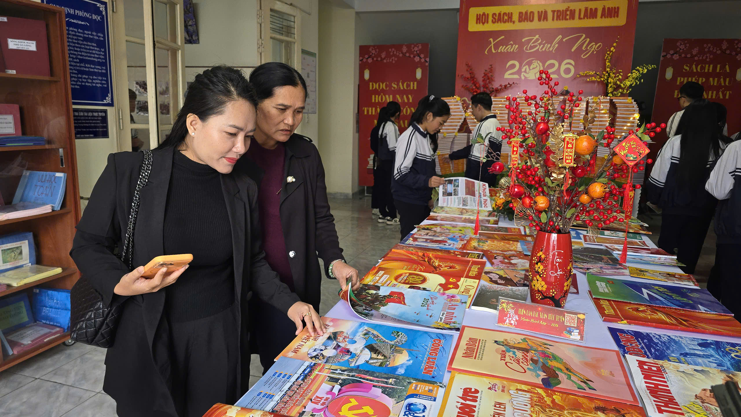 Hội sách, báo Xuân Bính Ngọ 2026 Lâm Đồng lan tỏa sắc xuân đến nhiều vùng miền- Ảnh 3.