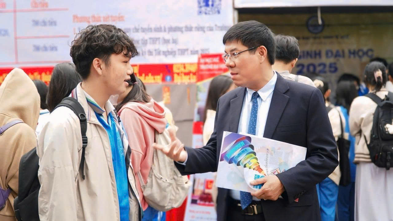 Đề thi tốt nghiệp THPT năm 2026 tăng tỷ lệ câu hỏi phân hóa - Ảnh 1.