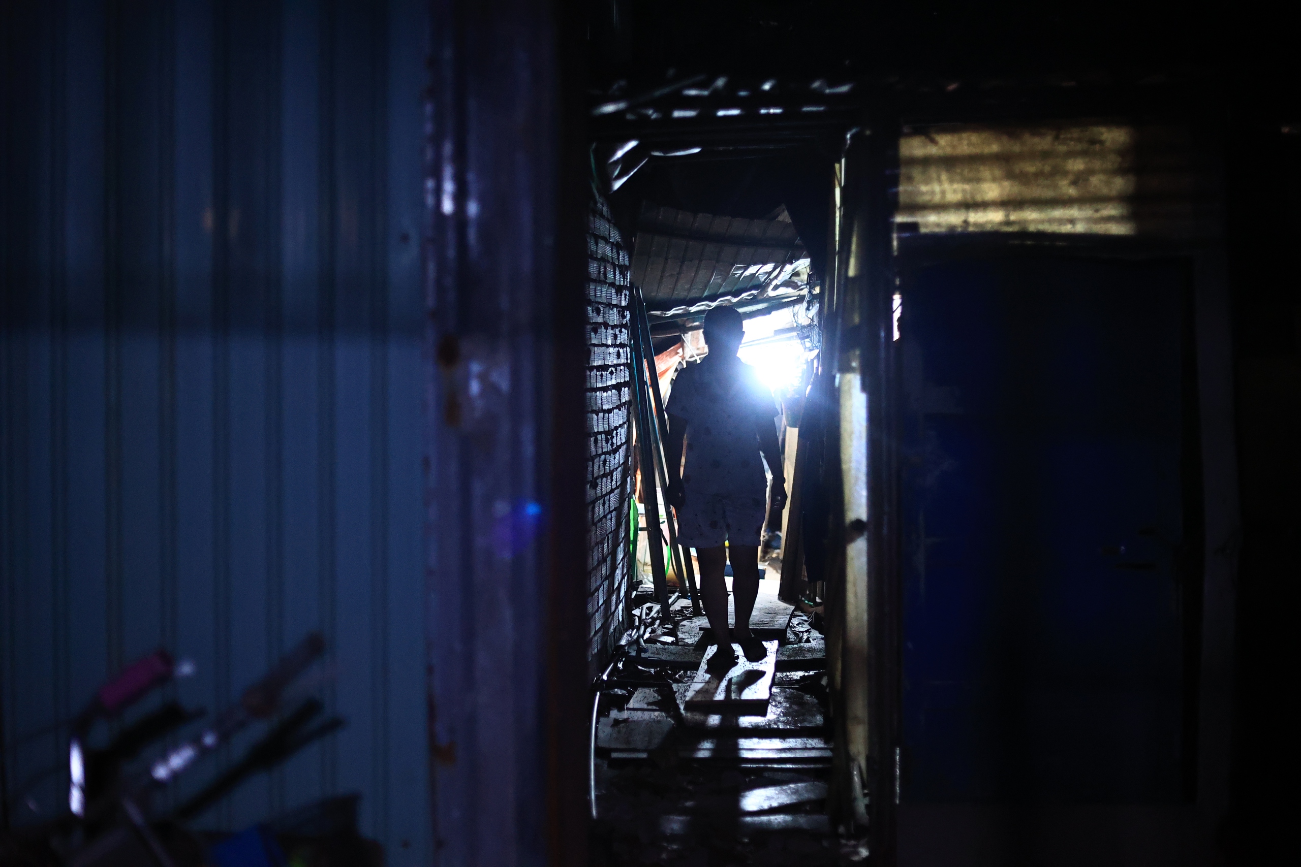 Xóm ve chai ở TP.HCM: 'Năm nay tôi cũng chờ mà chưa thấy ai cho'- Ảnh 1.