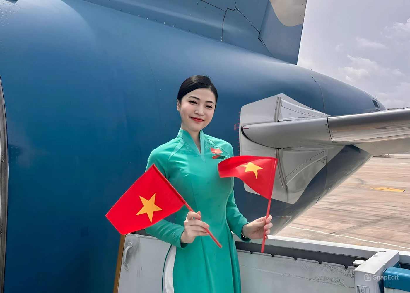 Tiếp viên Vietnam Airlines: Những 'đại sứ Việt Nam' trên hành trình đa văn hóa - Ảnh 1.