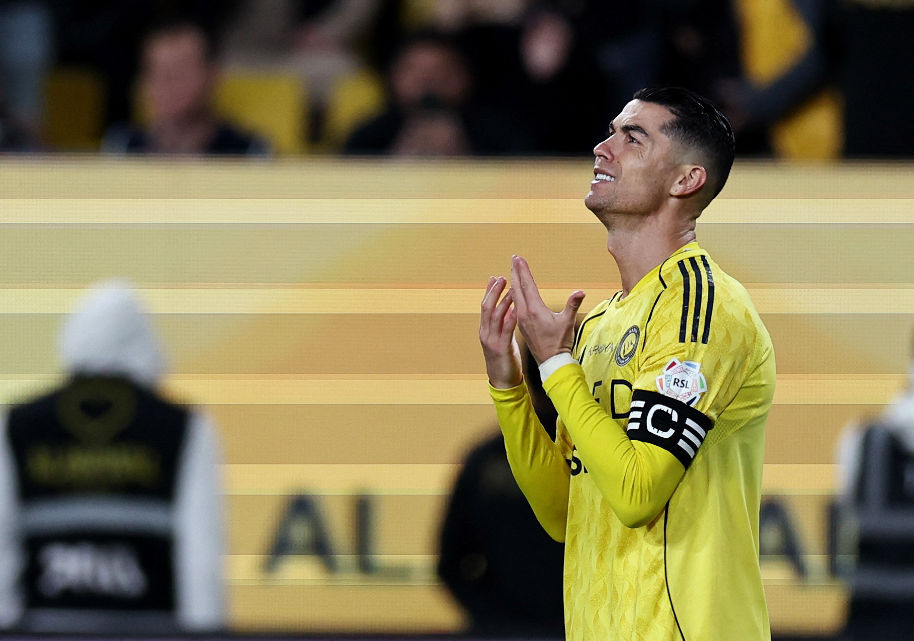 Ronaldo nổi loạn ở Al-Nassr: Si&ecirc;u sao Bồ Đ&agrave;o Nha sẵn s&agrave;ng ra đi? - Ảnh 1.