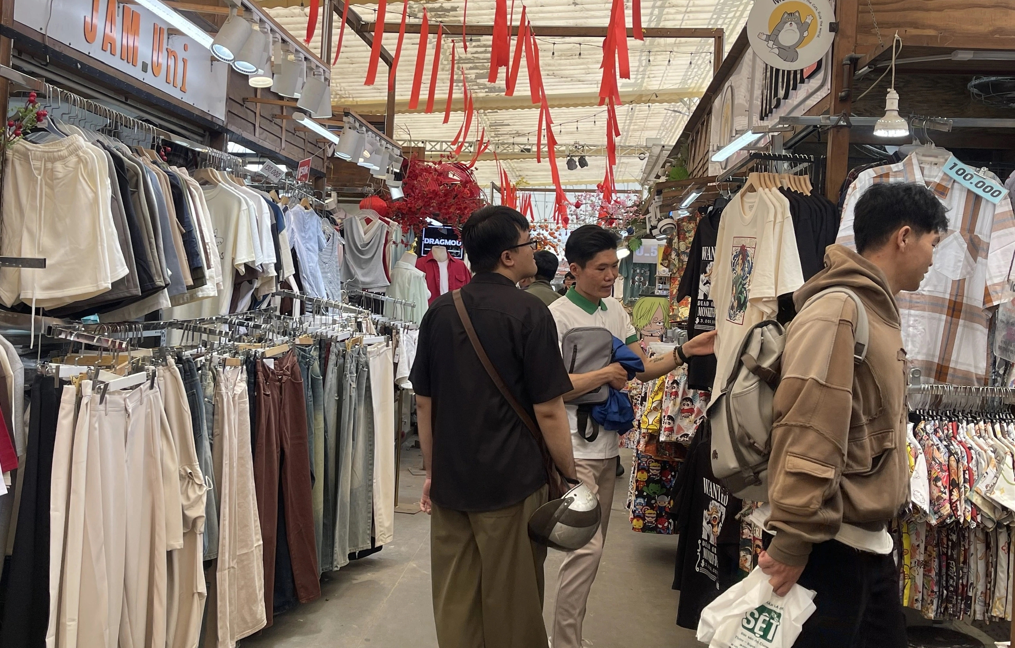 Thời điểm mà dường như ai cũng ra đường...- Ảnh 3.