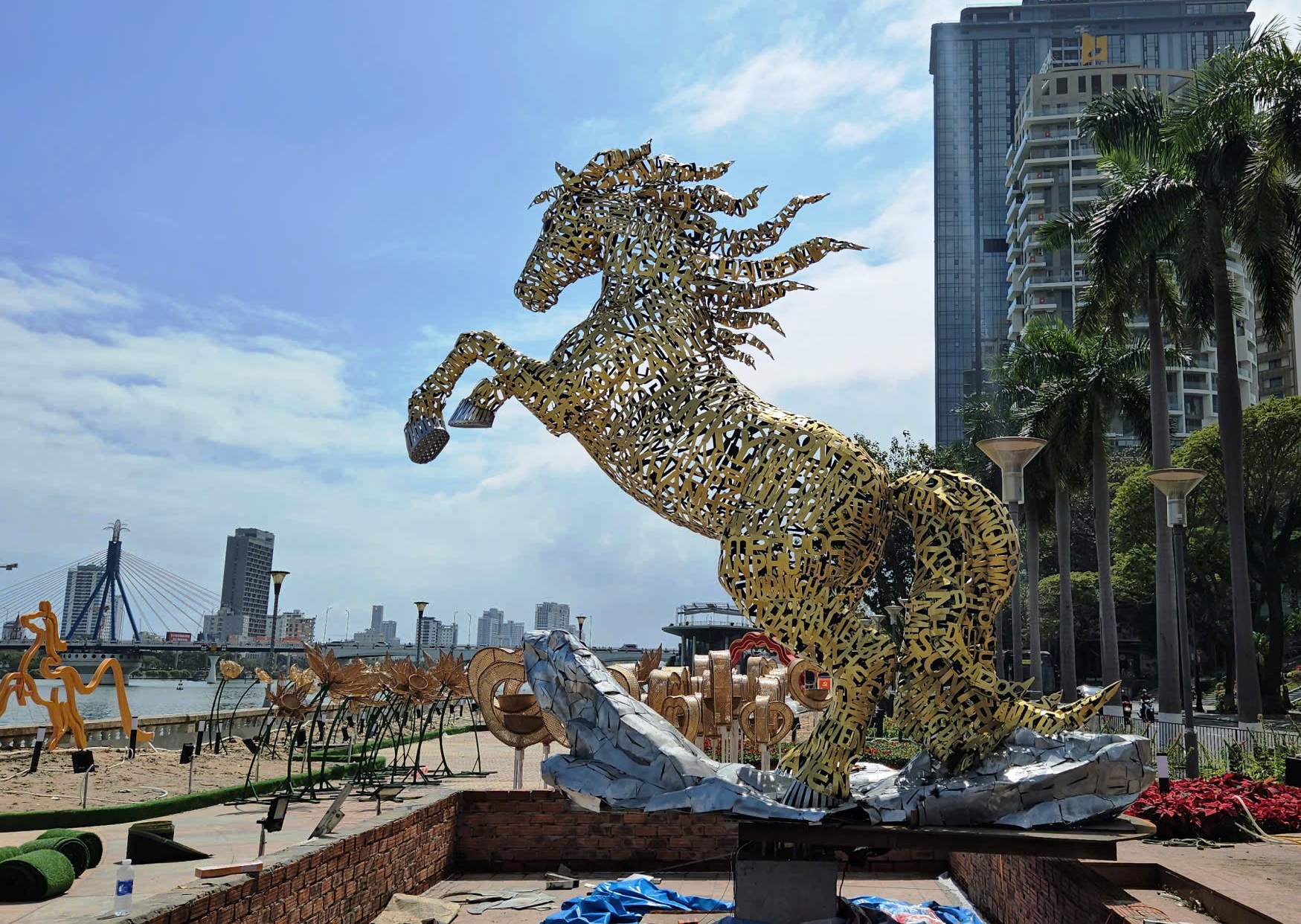 Linh vật ngựa được gh&eacute;p t&ecirc;n từ 94 x&atilde;, phường 'tung v&oacute;' b&ecirc;n s&ocirc;ng H&agrave;n- Ảnh 8.