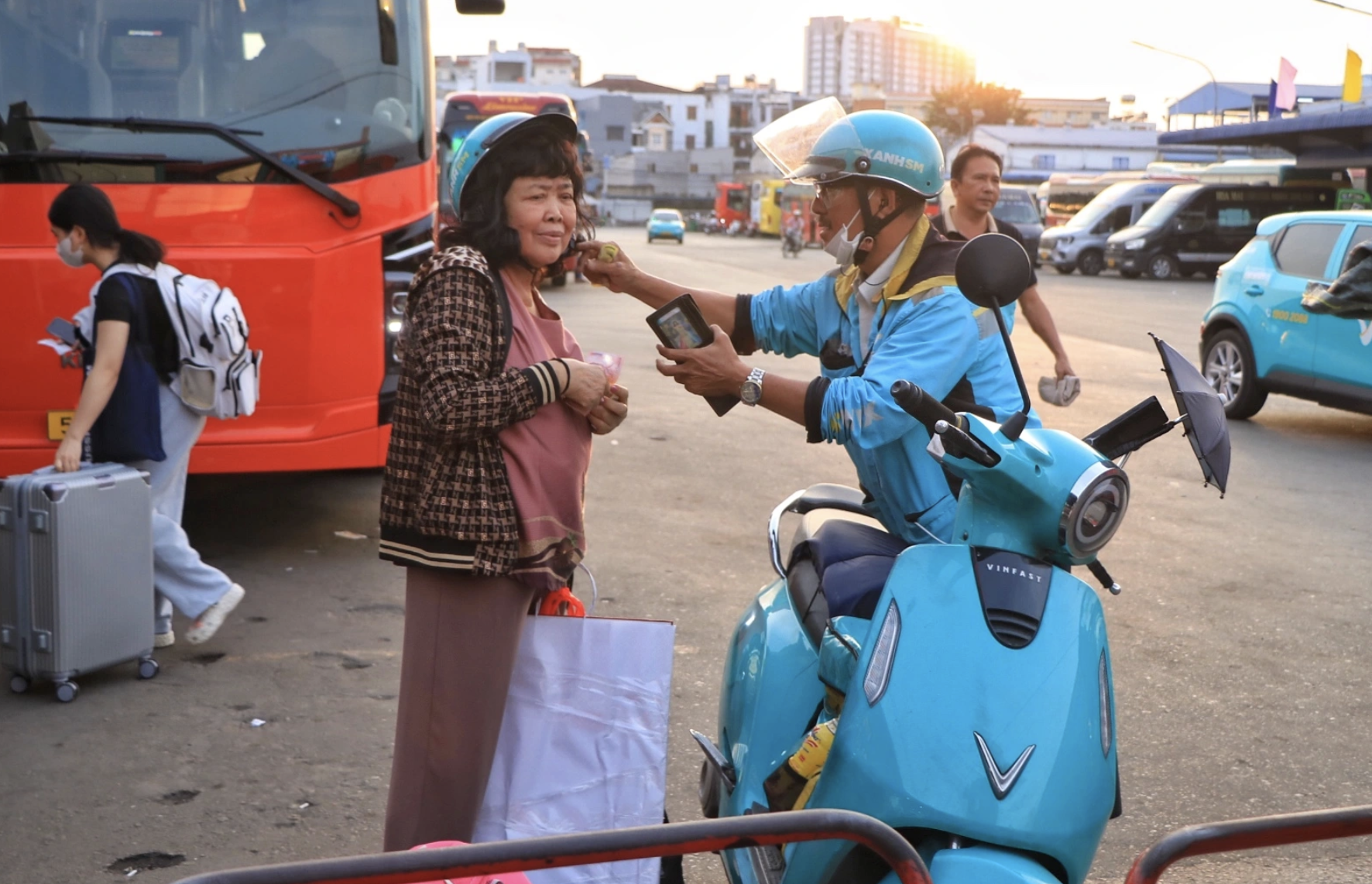 Rời TP.HCM về qu&ecirc; ăn tết B&iacute;nh Ngọ: Đ&acirc;y l&agrave; ng&agrave;y Bến xe Miền T&acirc;y đ&ocirc;ng nhất- Ảnh 2.