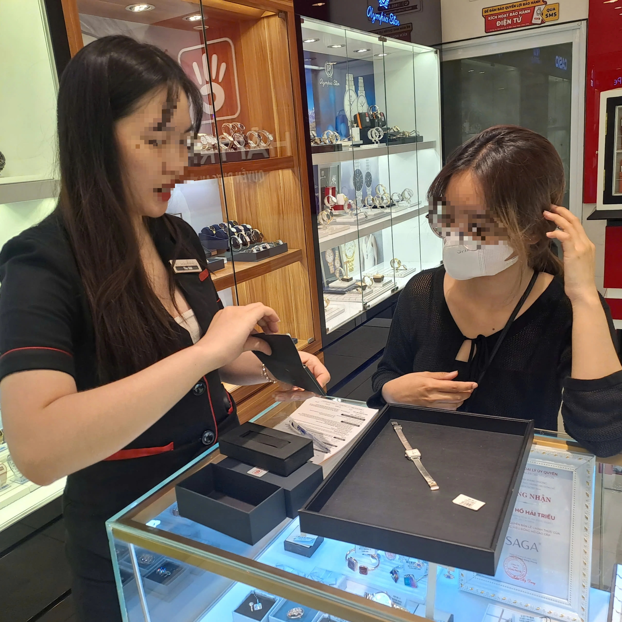 Tiền thưởng tết 'ting ting' vào tài khoản, 'tự thưởng' thế nào để không phung phí? - Ảnh 2.