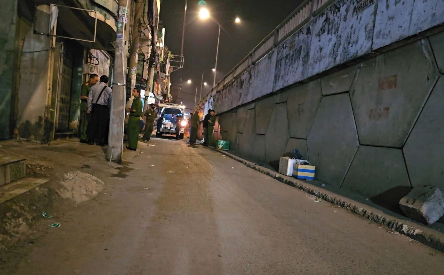 Cháy nhà trong hẻm ở TP.HCM, 3 mẹ con tử vong- Ảnh 1.