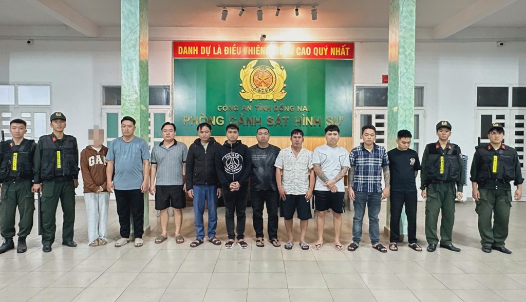 Lật tẩy chiêu trò cho vay lãi nặng núp bóng ‘quỹ đầu tư, tư vấn tài chính’- Ảnh 1.