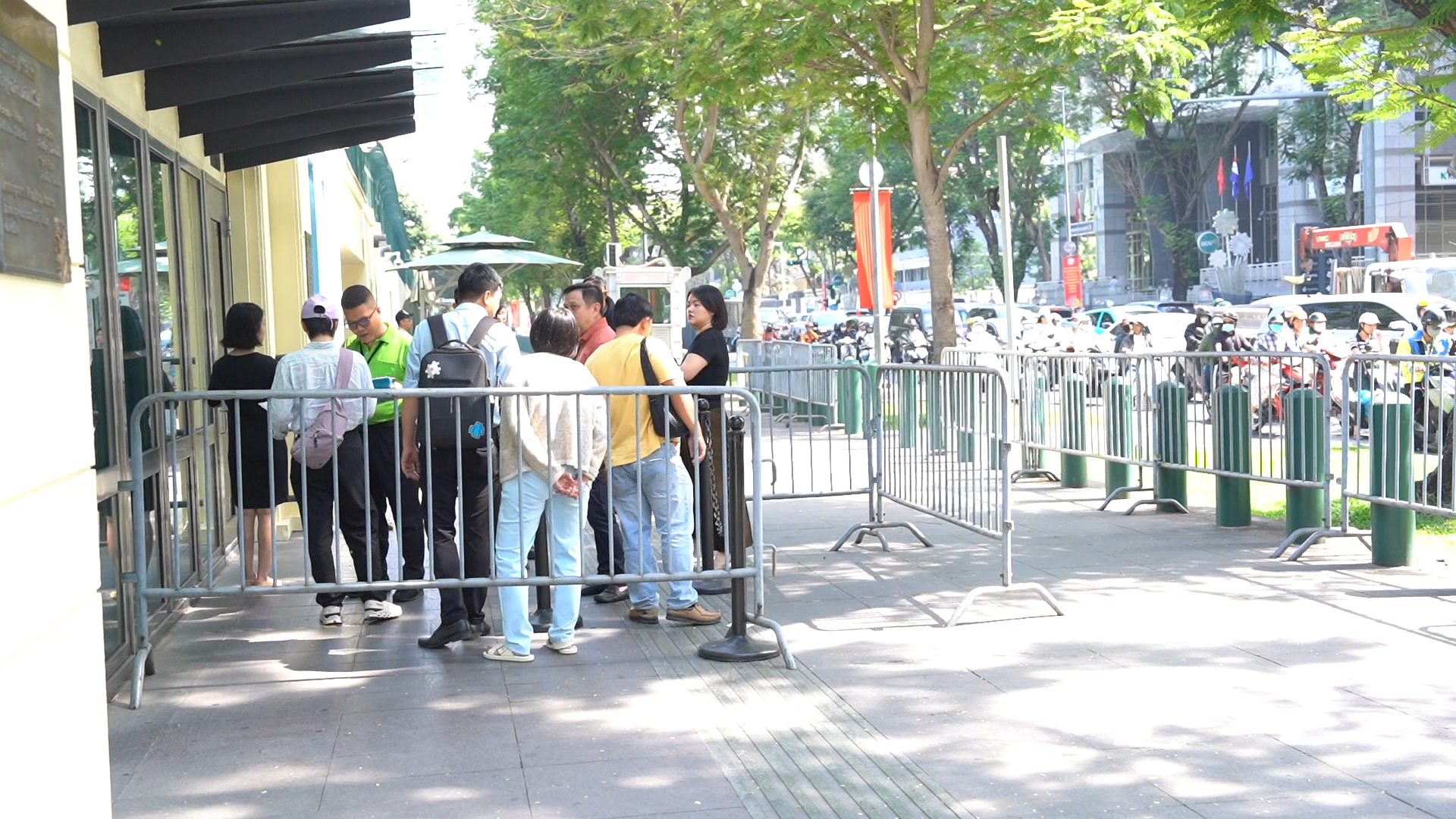 Ch&iacute;nh phủ Mỹ đ&oacute;ng cửa, lịch phỏng vấn visa c&oacute; ảnh hưởng? - Ảnh 1.