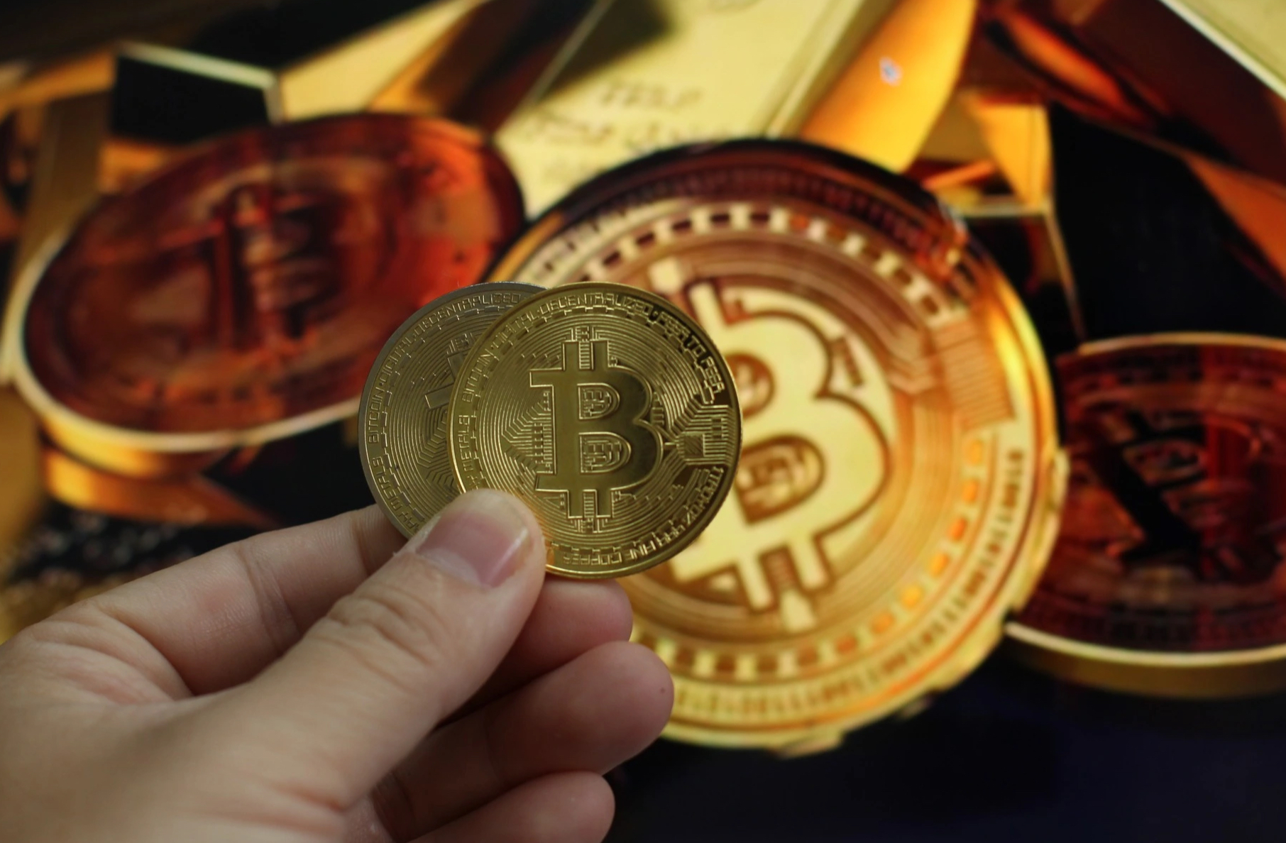 Giá Bitcoin hôm nay 4.2.2026: BTC sập sâu, hơn 60 tỉ USD bốc hơi khỏi thị trường  - Ảnh 2.