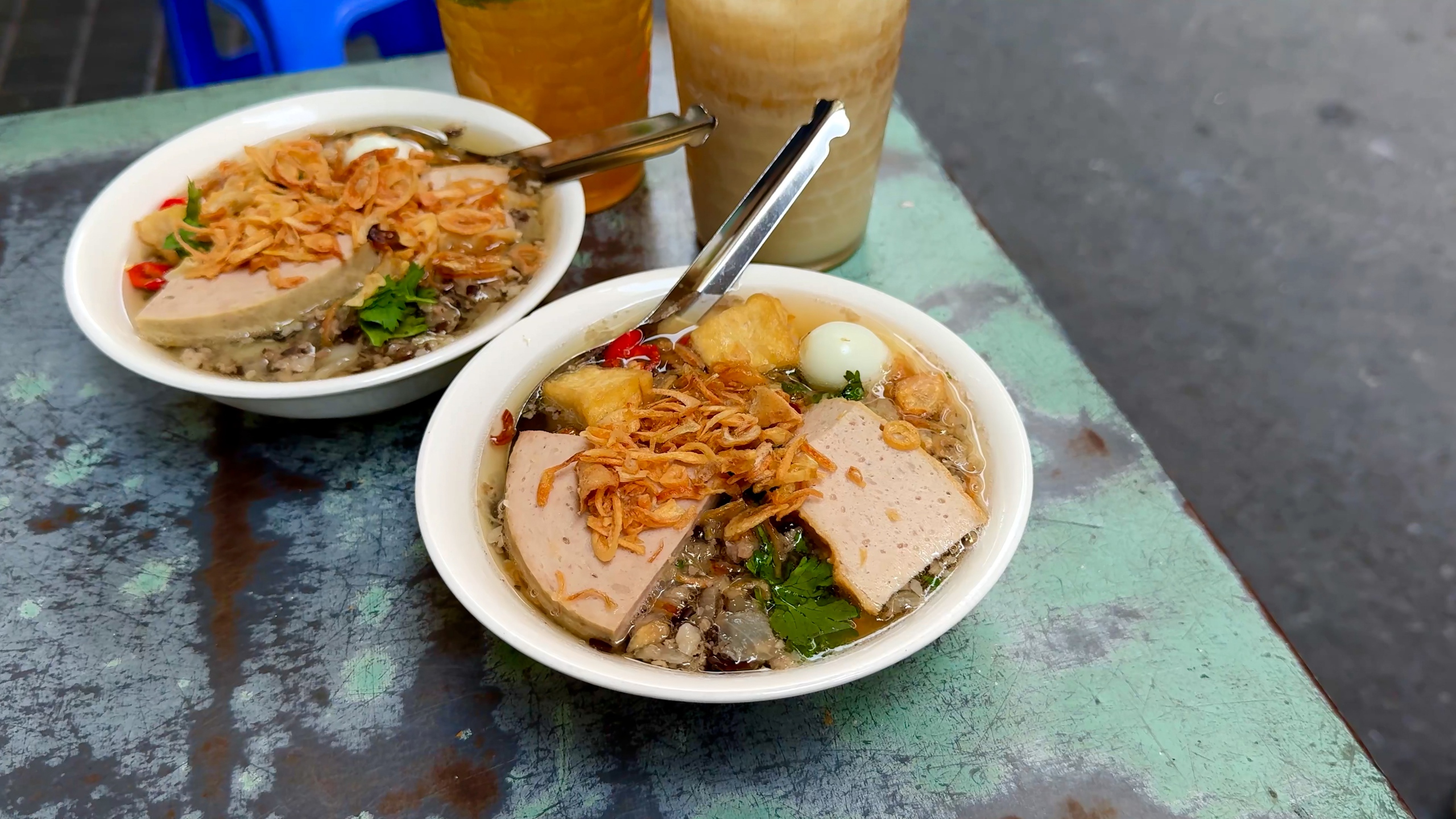 B&aacute;nh đ&uacute;c n&oacute;ng ng&otilde; Hội Vũ: 13 năm giữ trọn hương vị truyền thống - Ảnh 1.