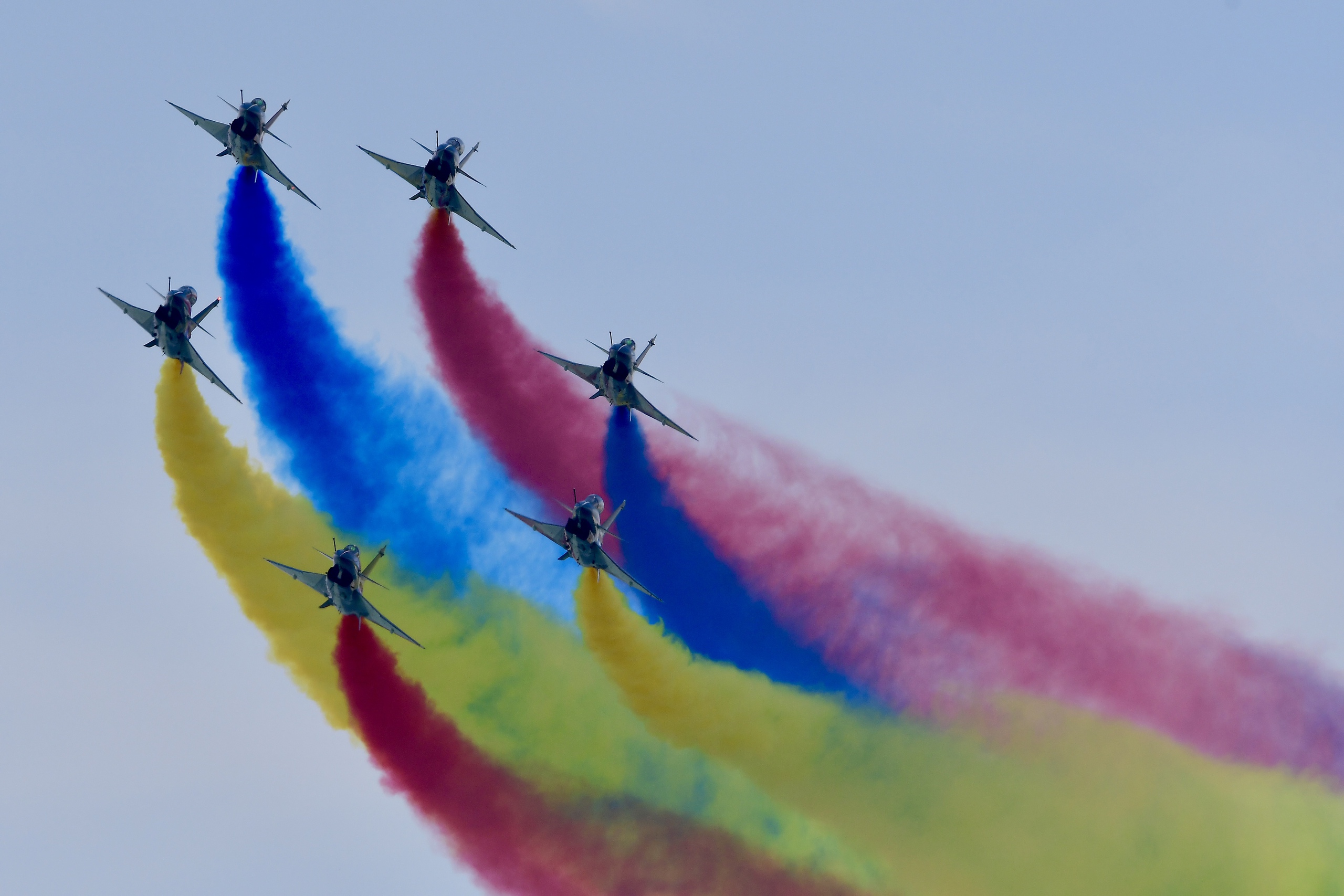 Xem m&agrave;n biểu diễn ở triển l&atilde;m h&agrave;ng kh&ocirc;ng lớn nhất ch&acirc;u &Aacute; - Ảnh 9.