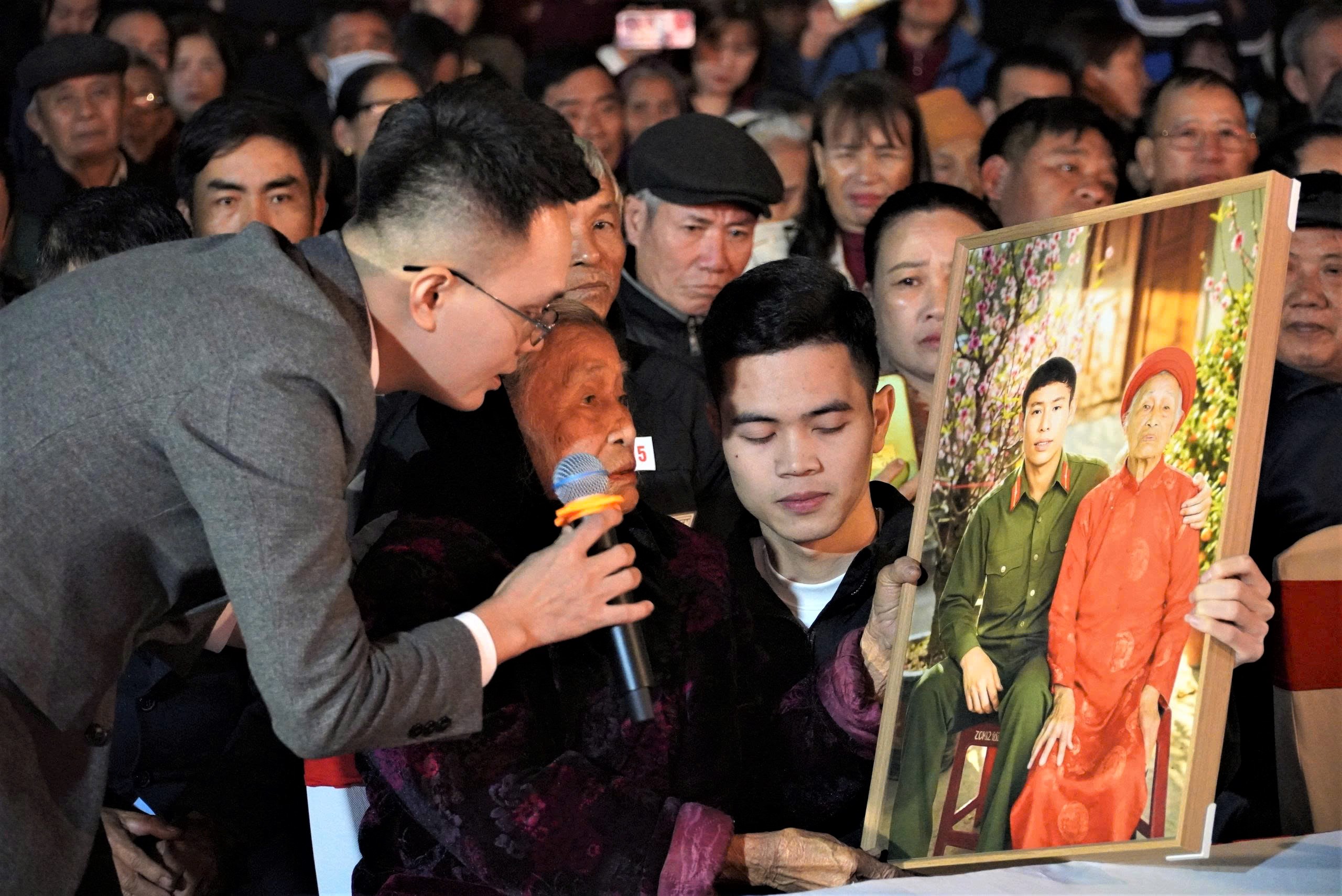 Tết tri &acirc;n liệt sĩ: Phục dựng 200 di ảnh trao tặng cho th&acirc;n nh&acirc;n- Ảnh 7.