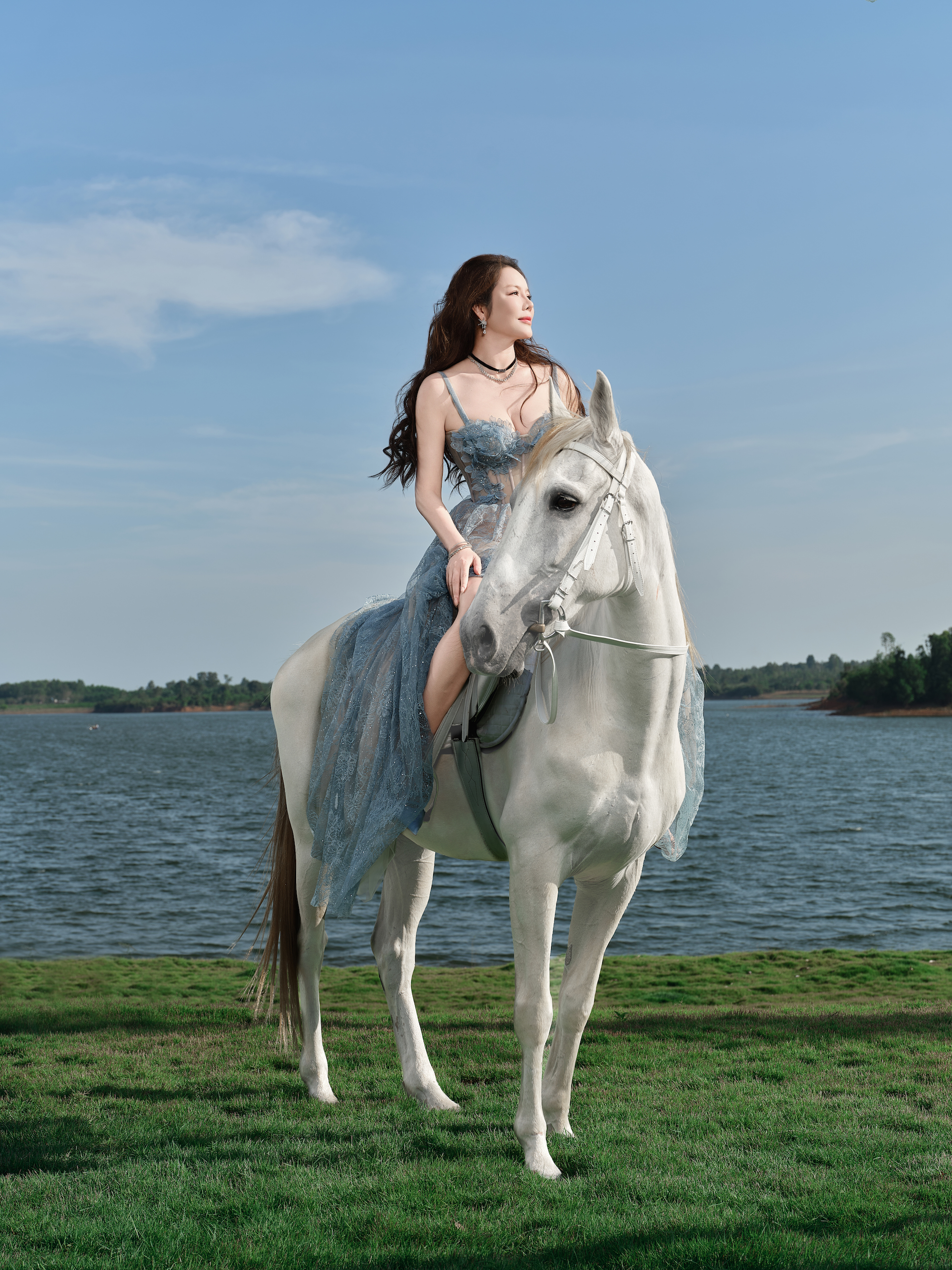 L&yacute; Nh&atilde; Kỳ khoe d&aacute;ng n&oacute;ng bỏng tại resort ri&ecirc;ng - Ảnh 1.