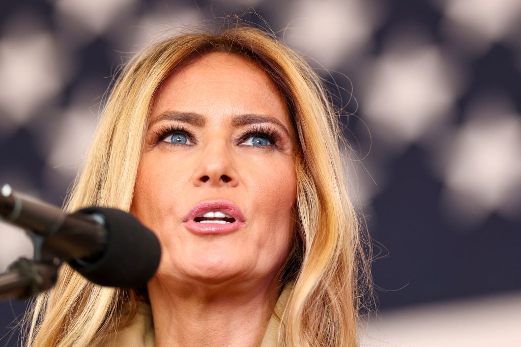 Phim về bà Melania Trump gây tranh cãi - Ảnh 1.