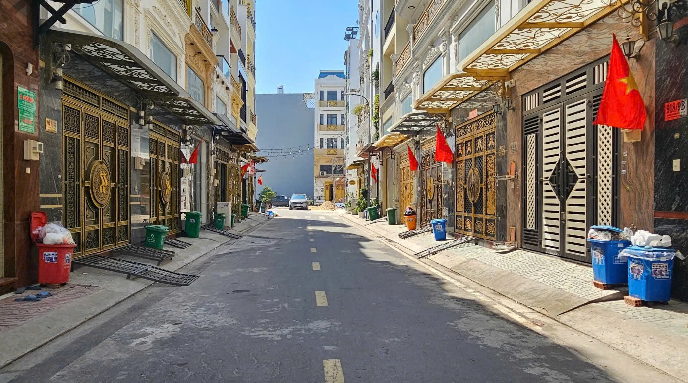 Bất bình với việc bị 'ép' đóng tiền rác tháng 13 - Ảnh 1.