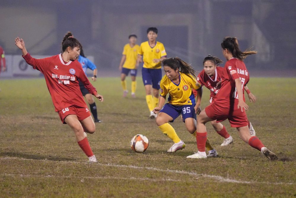 'Ngôi sao nhỏ' Hoàng Vân tỏa sáng, Phong Phú Hà Nam sớm vô địch U.19 quốc gia- Ảnh 2.