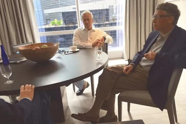 Tỉ ph&uacute; Bill Gates hối hận - Ảnh 1.