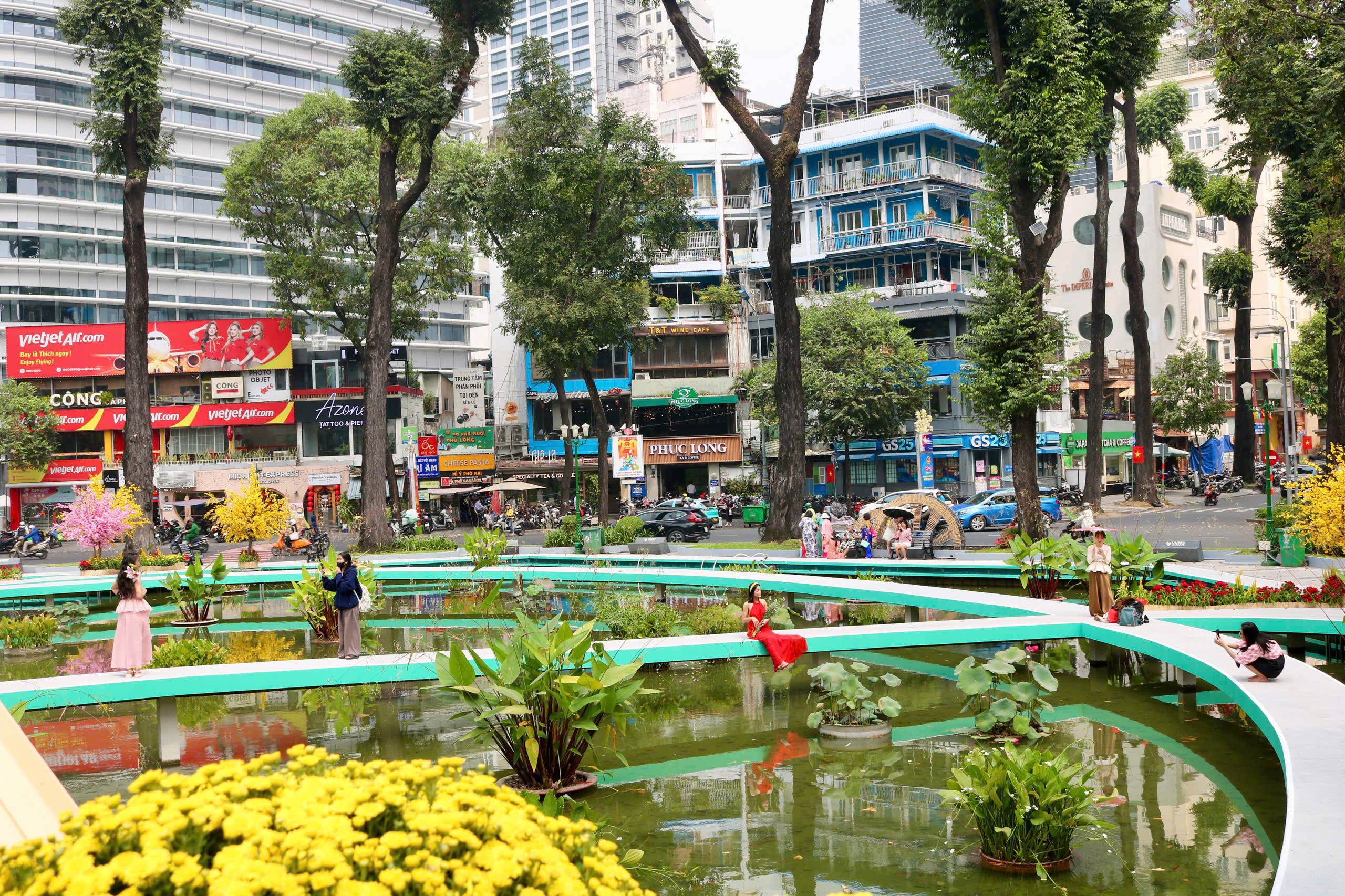 Hồ Con R&ugrave;a &lsquo;thay &aacute;o mới&rsquo;, nhiều người khen đẹp rủ nhau đến chụp ảnh tết - Ảnh 3.