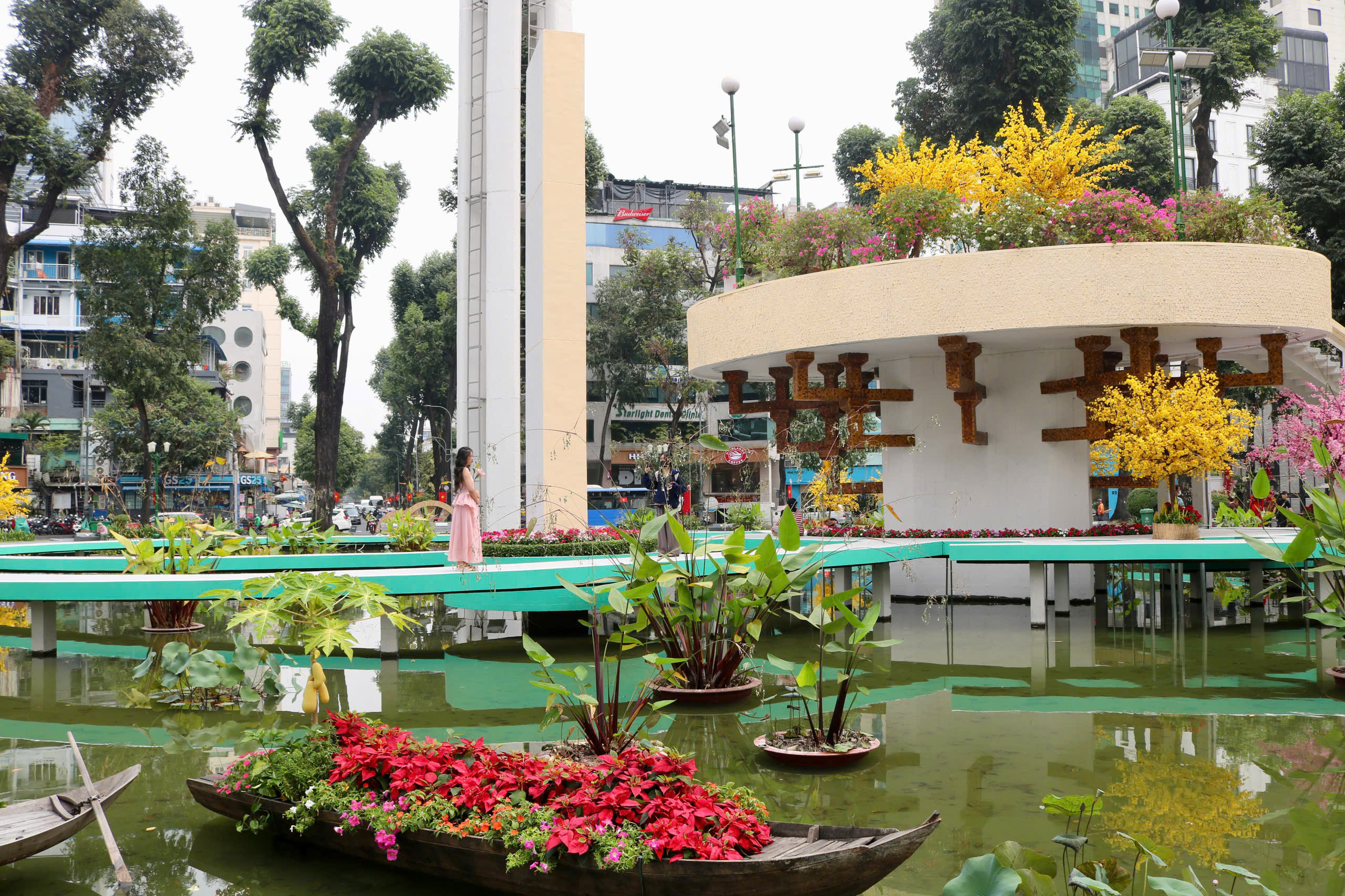 Hồ Con R&ugrave;a &lsquo;thay &aacute;o mới&rsquo;, nhiều người khen đẹp rủ nhau đến chụp ảnh tết - Ảnh 7.