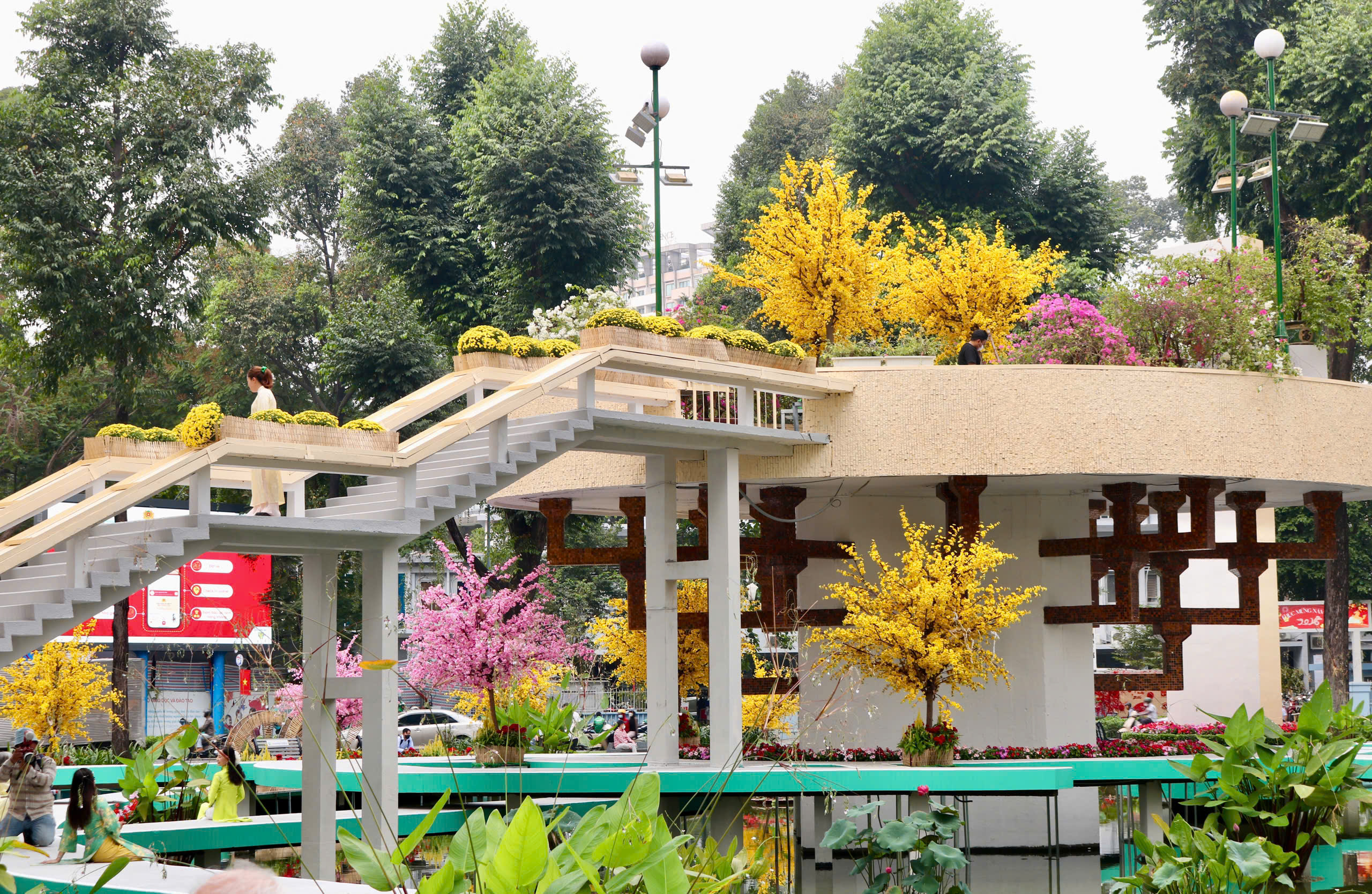 Hồ Con R&ugrave;a &lsquo;thay &aacute;o mới&rsquo;, nhiều người khen đẹp rủ nhau đến chụp ảnh tết - Ảnh 6.