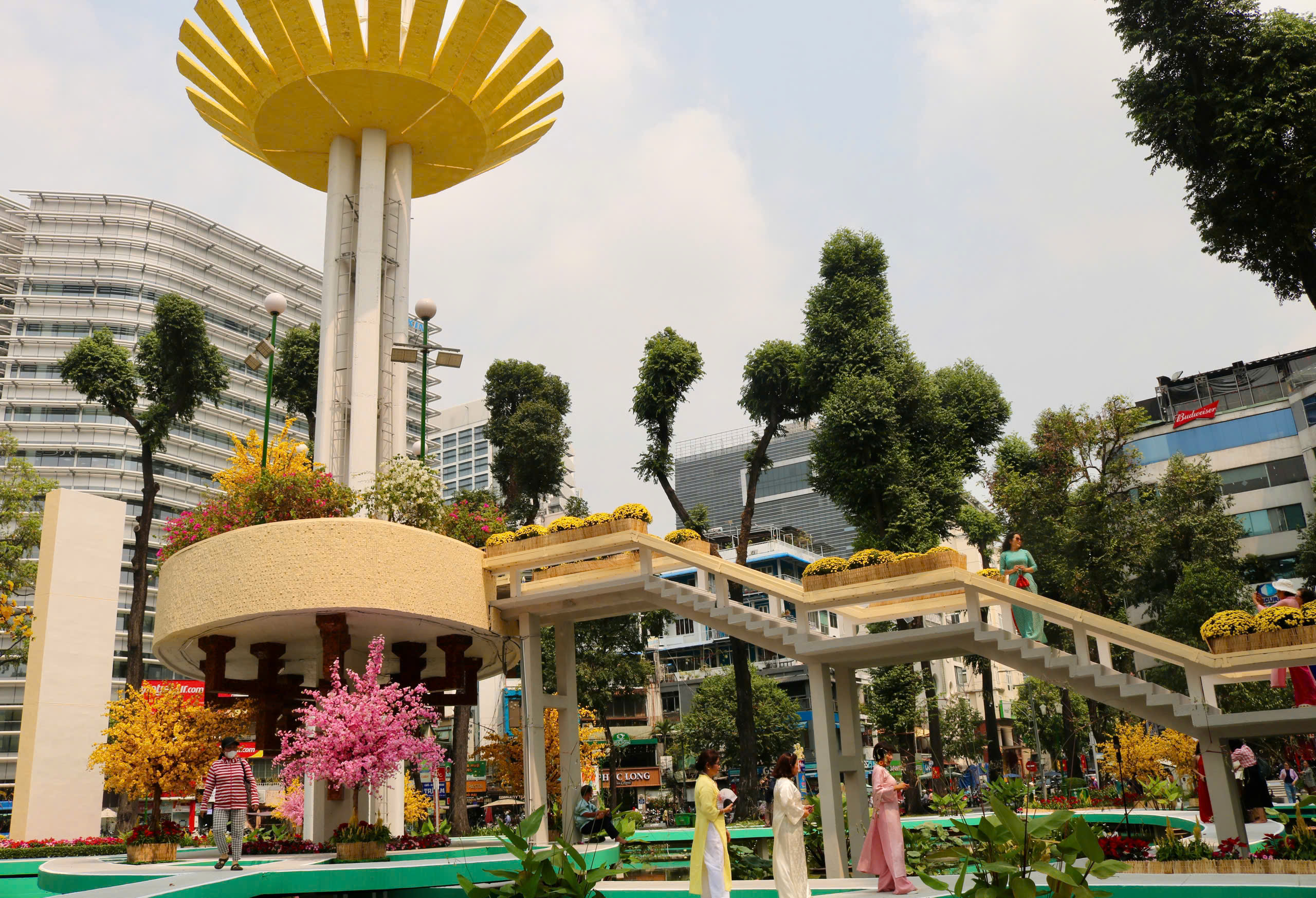 Hồ Con R&ugrave;a &lsquo;thay &aacute;o mới&rsquo;, nhiều người khen đẹp rủ nhau đến chụp ảnh tết - Ảnh 12.