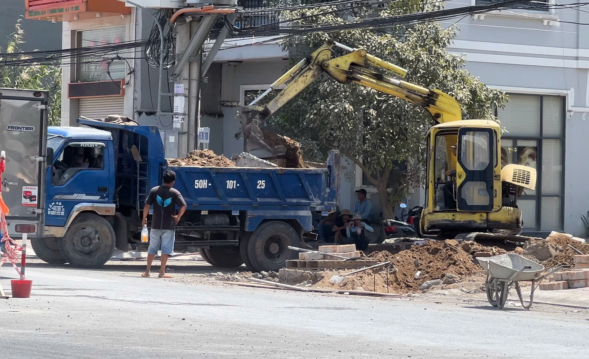 TP.HCM: San lấp trái phép gần 2.000 m² giữa rừng cây phường Long Phước- Ảnh 4.