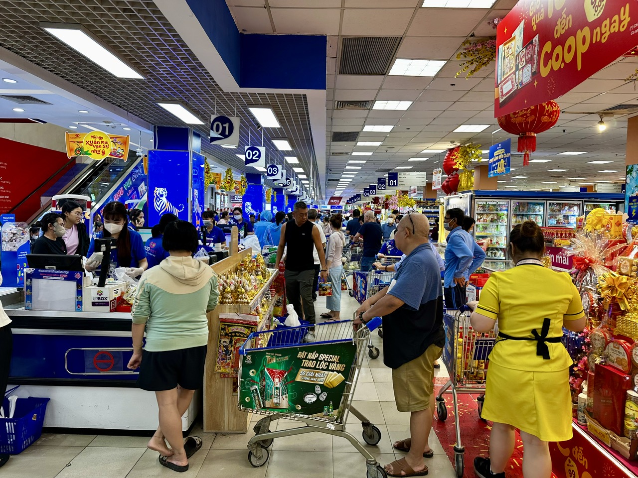 Sức mua tăng mạnh những ngày cận tết- Ảnh 2.