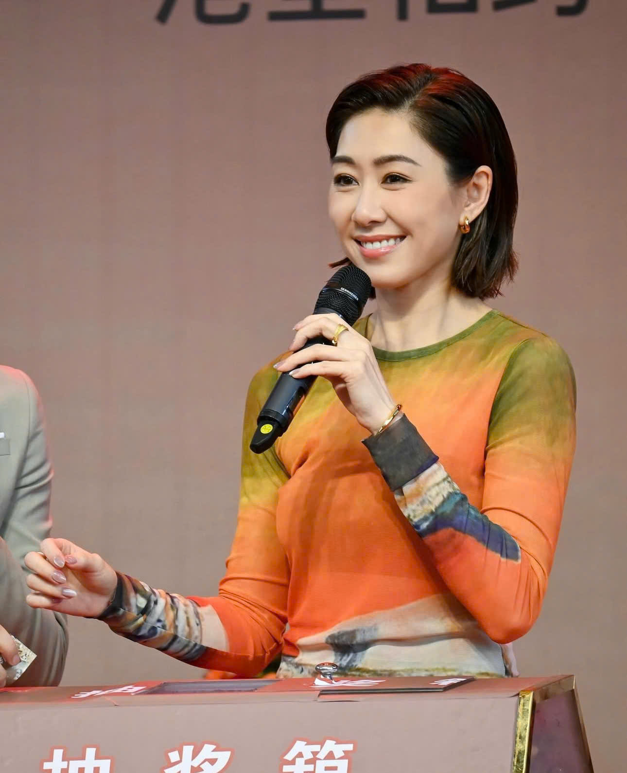 Hồ Định Hân rời TVB sau 22 năm gắn bó- Ảnh 3.