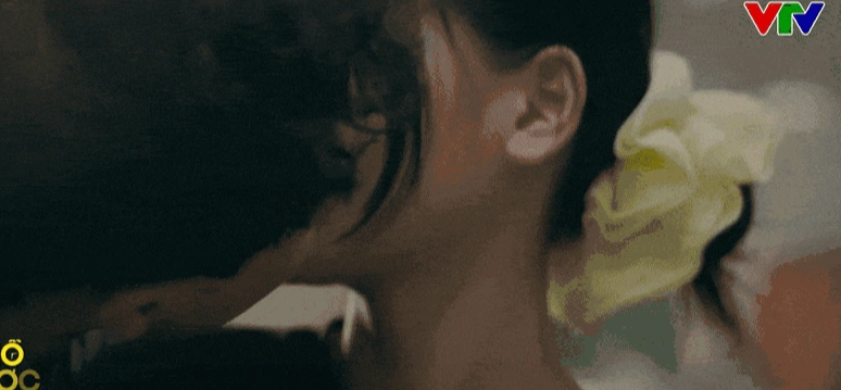 Cảnh nóng trong phim Đồng hồ đếm ngược gây tranh cãi vào giờ vàng 2026 - Ảnh 2.