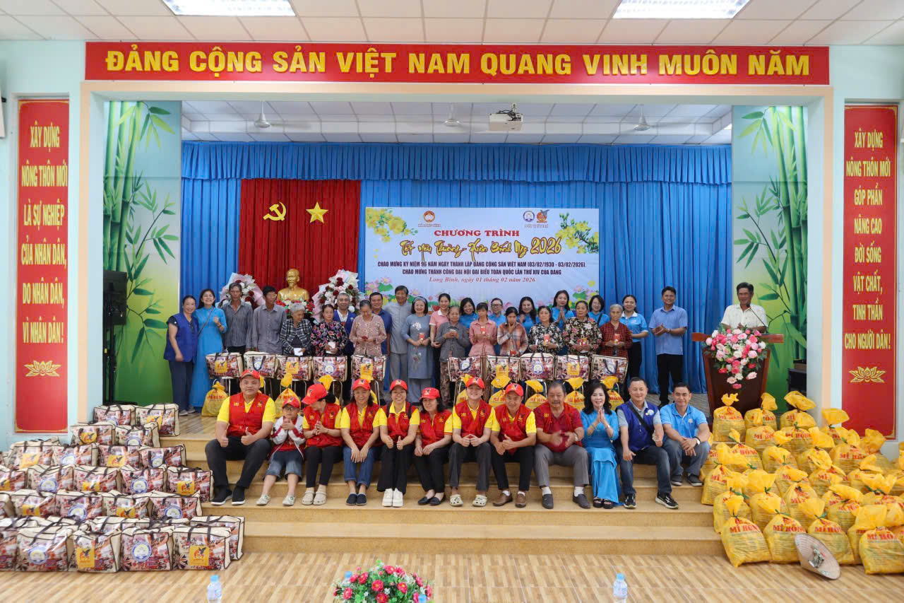 Doanh nghiệp, nhà hảo tâm chung tay chăm lo tết cho người nghèo ở Đồng Tháp - Ảnh 2.