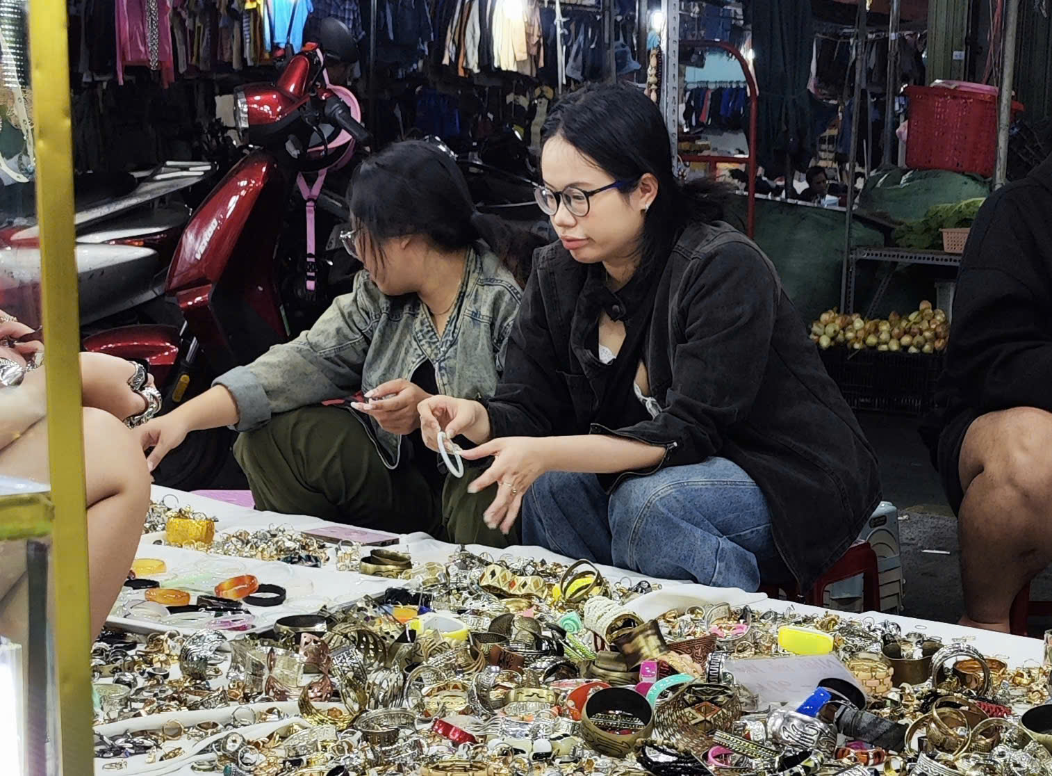 Thắt chặt chi ti&ecirc;u cận Tết với đồ si: Giải ph&aacute;p tiết kiệm cho người trẻ 2026 - Ảnh 1.